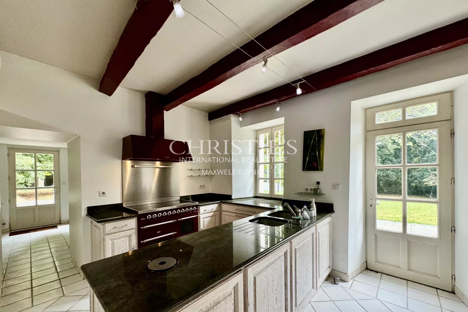 11 Bedroom Villa/Townhouse's Image 10