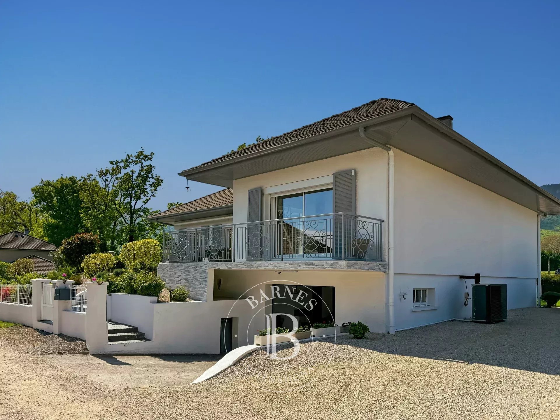 BARNES PAYS-DE-GEX - DIVONNE-LES-BAINS - RENOVATED VILLA + APARTMENT - picture 10
