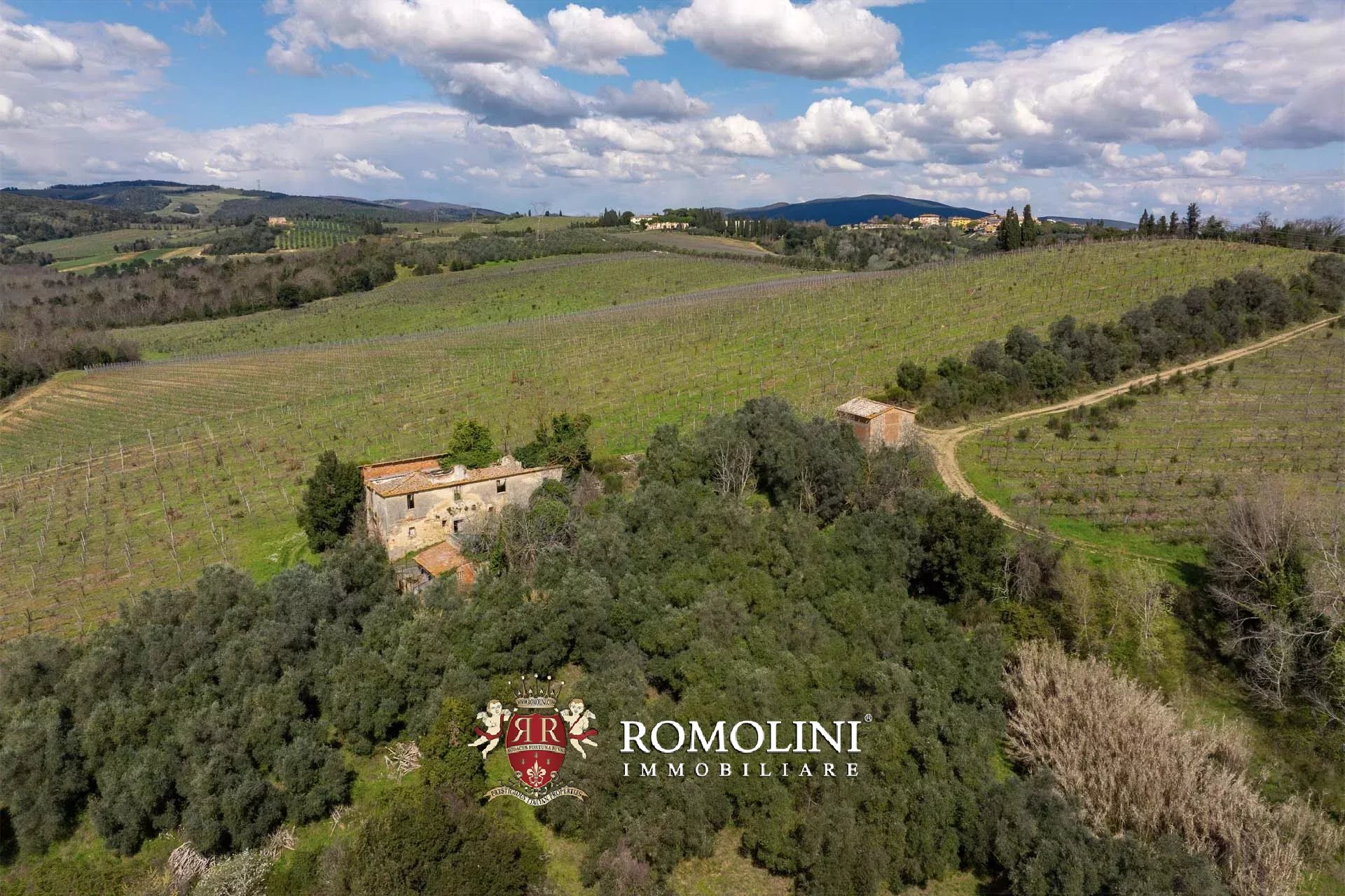35 Bedroom Vineyard's Image 22