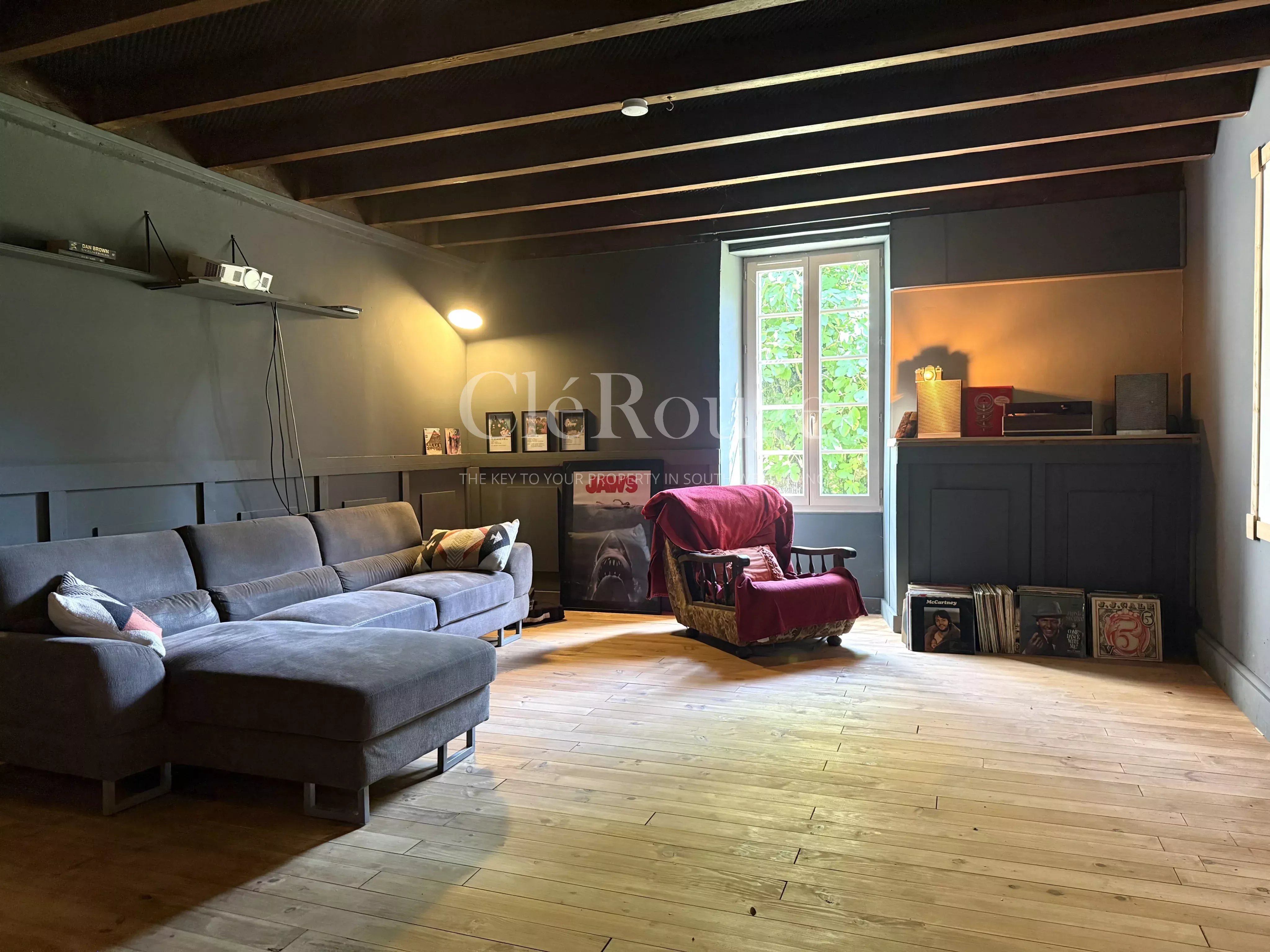 15 minutes from Monségur – Stunning 5-bedroom stone property