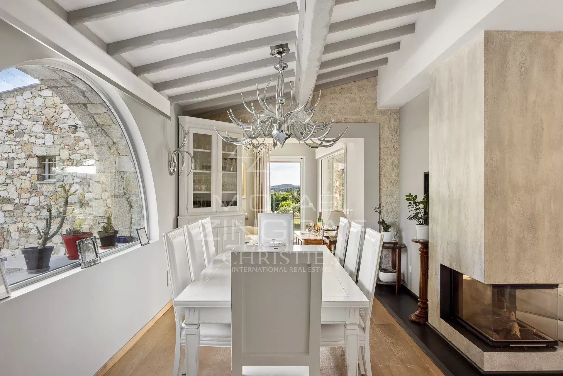 4 Bedroom Villa/Townhouse's Image 5