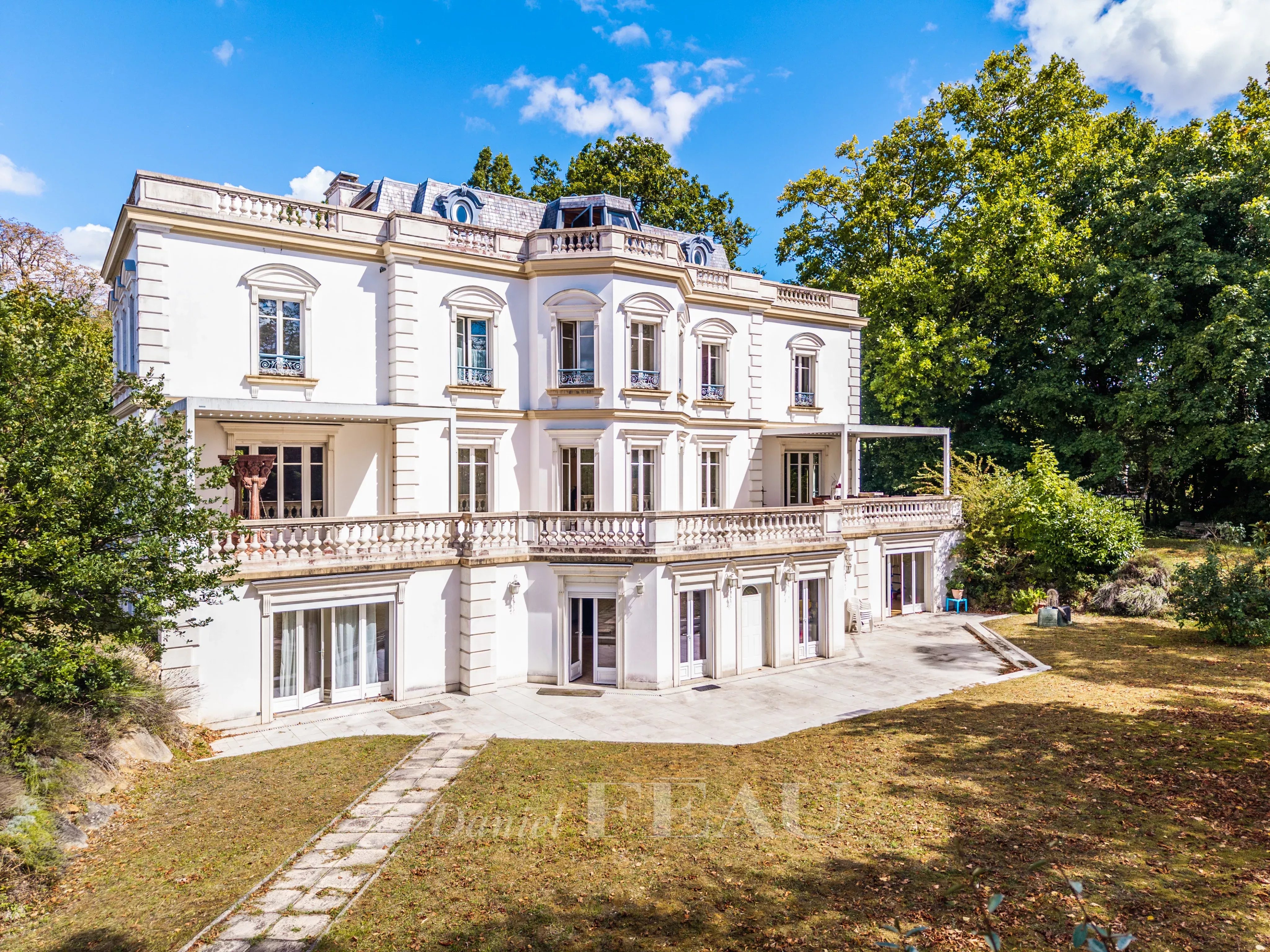 Le Vesinet – An exceptional former hunting lodge