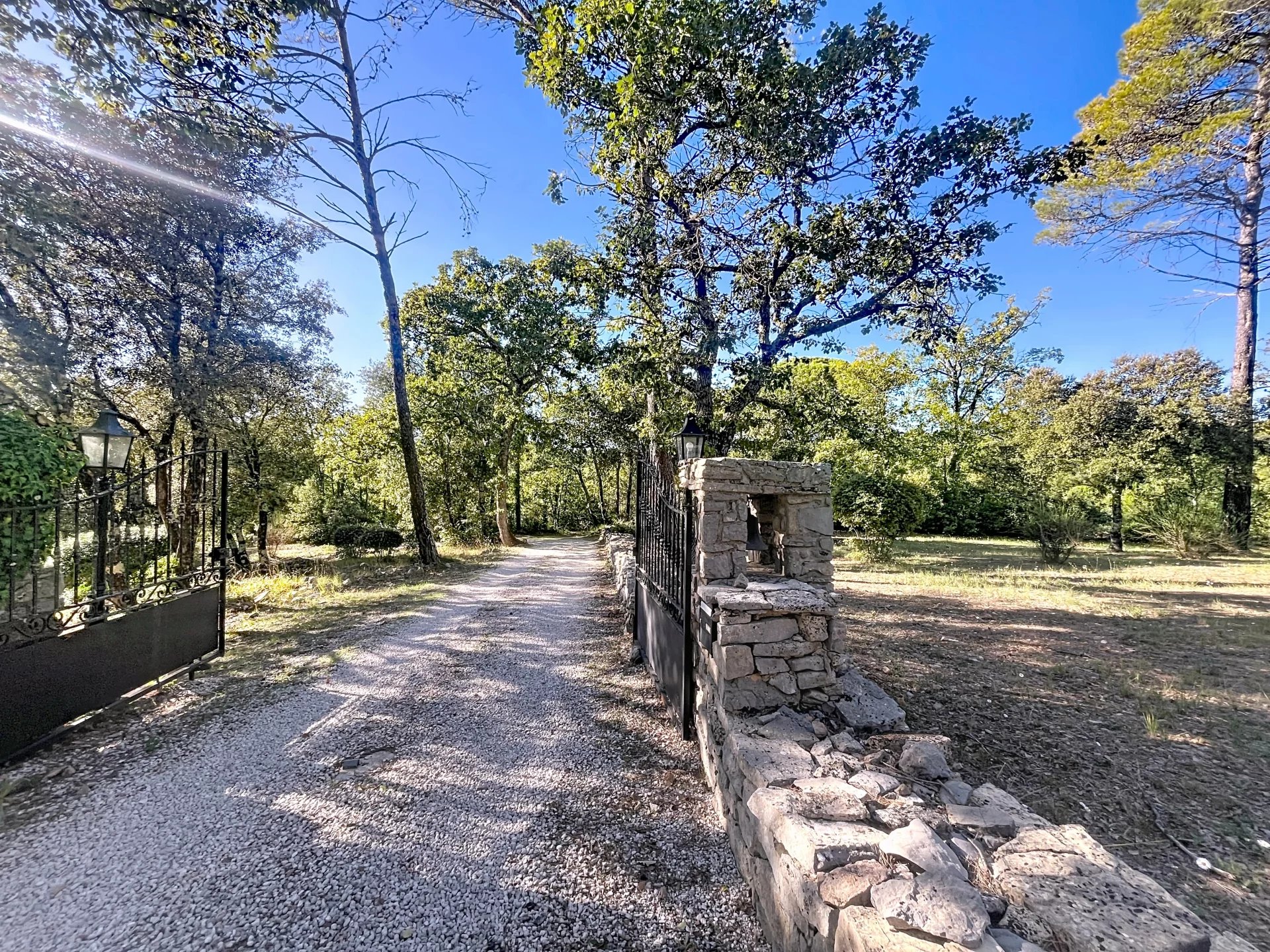 17th century bastide nestled in the heart of 2.8 hectares in Besse sur Issole 17th century bastide nestled in the heart of 2.8 hectares in Besse sur Issole