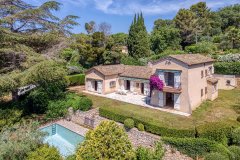 Villa to Renovate with Stunning Open Views Mougins — photo 2 of 7