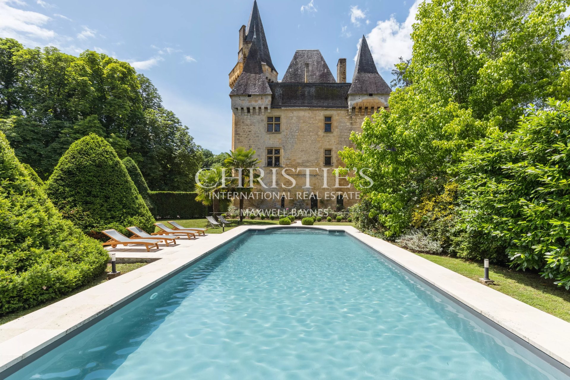10 Bedroom Chateau's Image 33