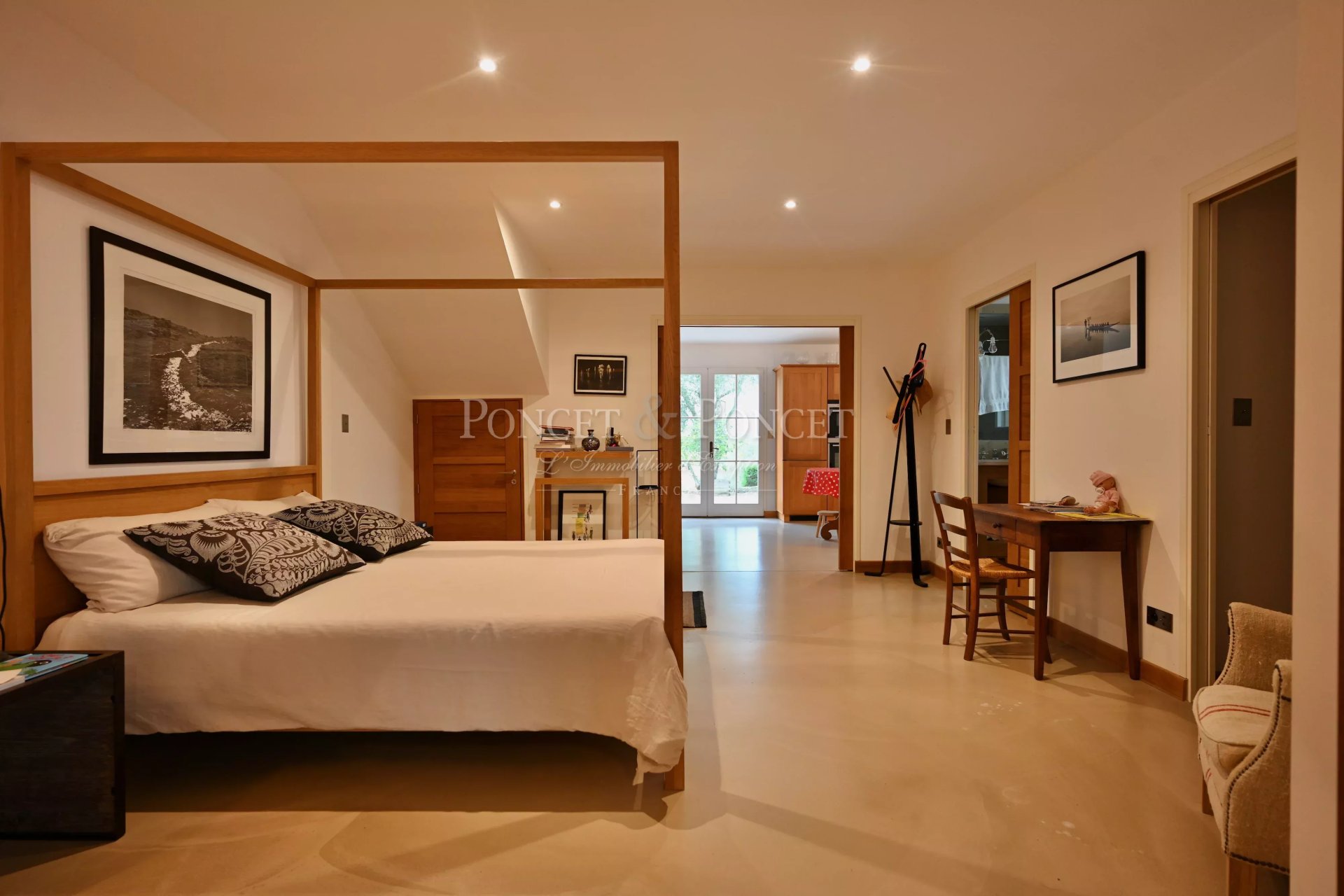 6 Bedroom Villa/Townhouse's Image 10