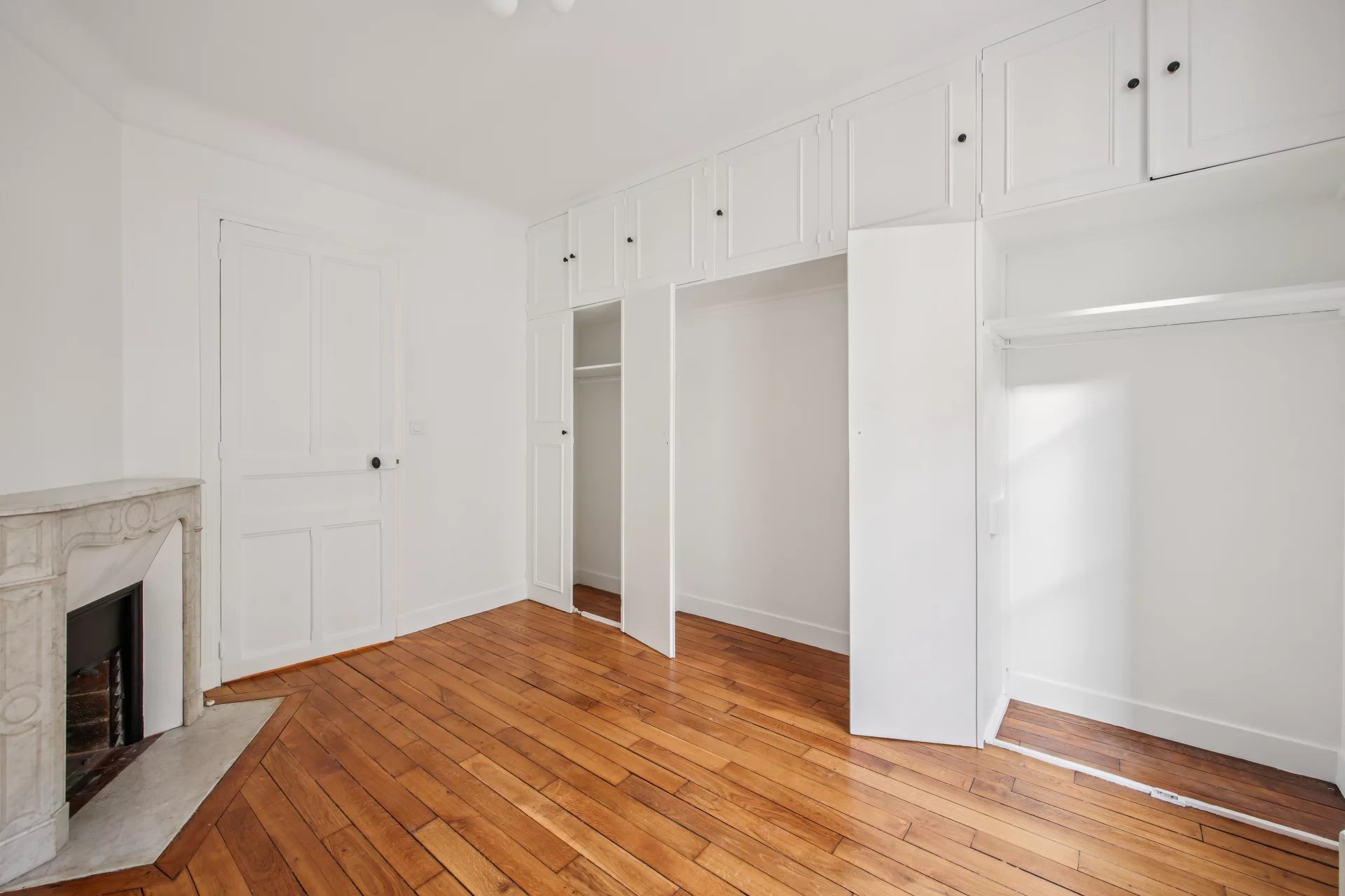 Boulogne - En étage avec ascenseur - Charme de l'ancien