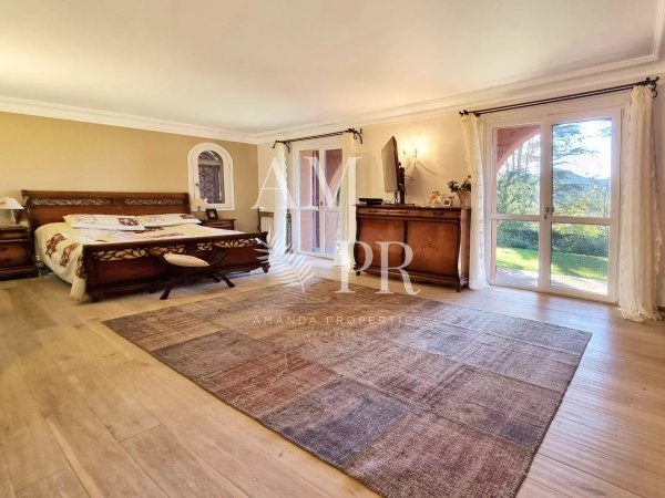 Provencal Villa with Panoramic View on the Massif de L'Estérel and the Golf De Barbossi — photo 6