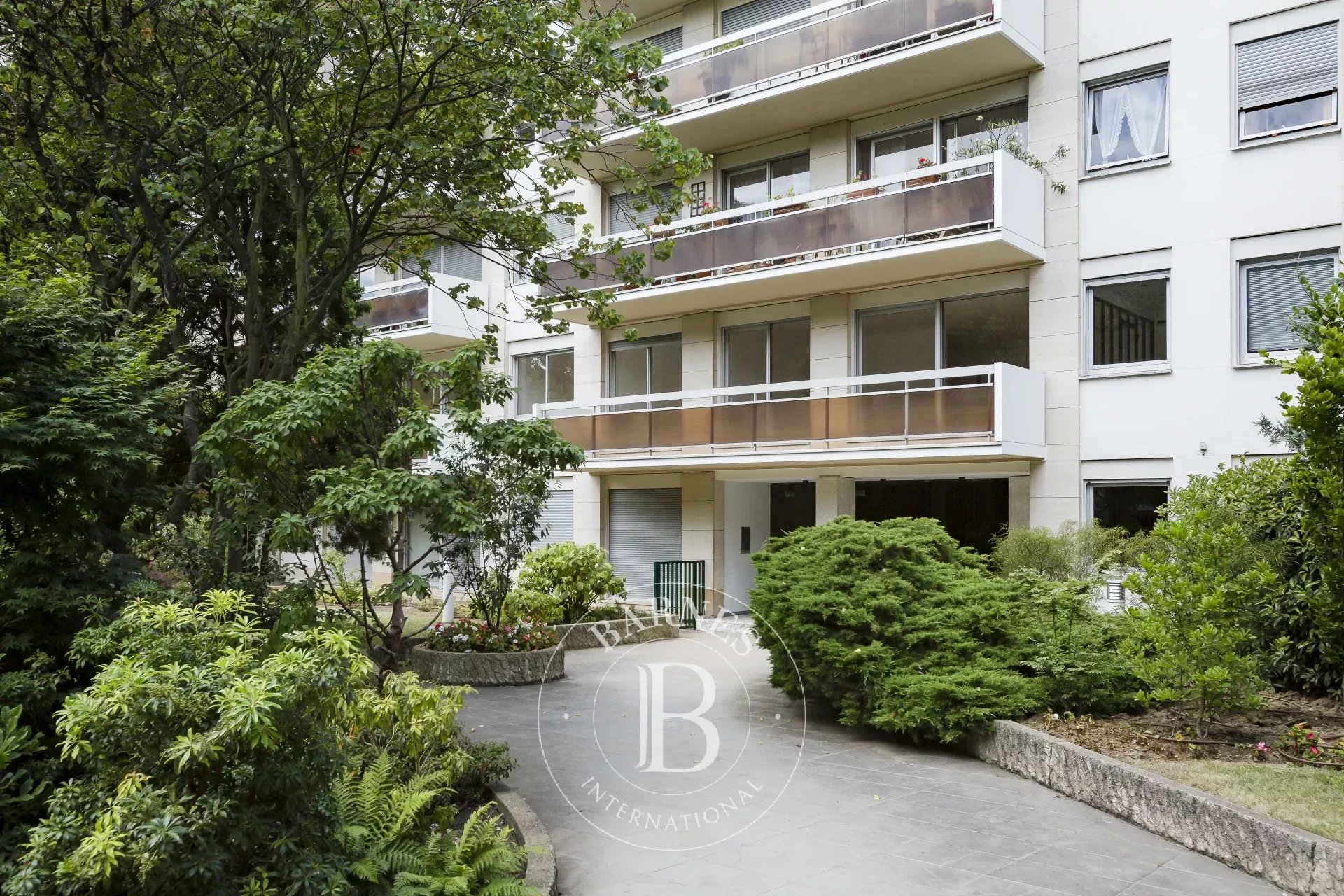 Neuilly - Inkermann - Garden Level - 3 Bedroom Dual-Aspect Apartment - picture 24