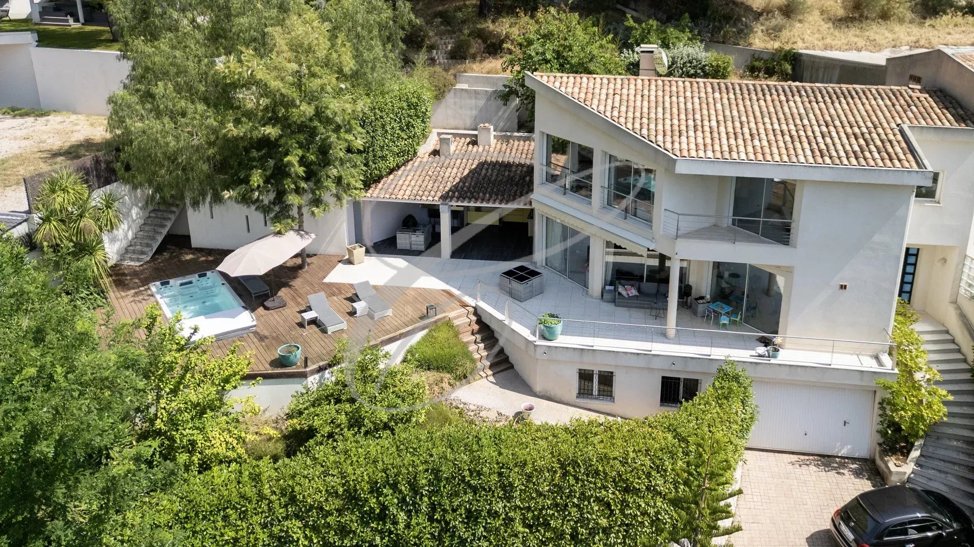 Modern villa with sea view – Absolute tranquility 10 minutes from Monaco