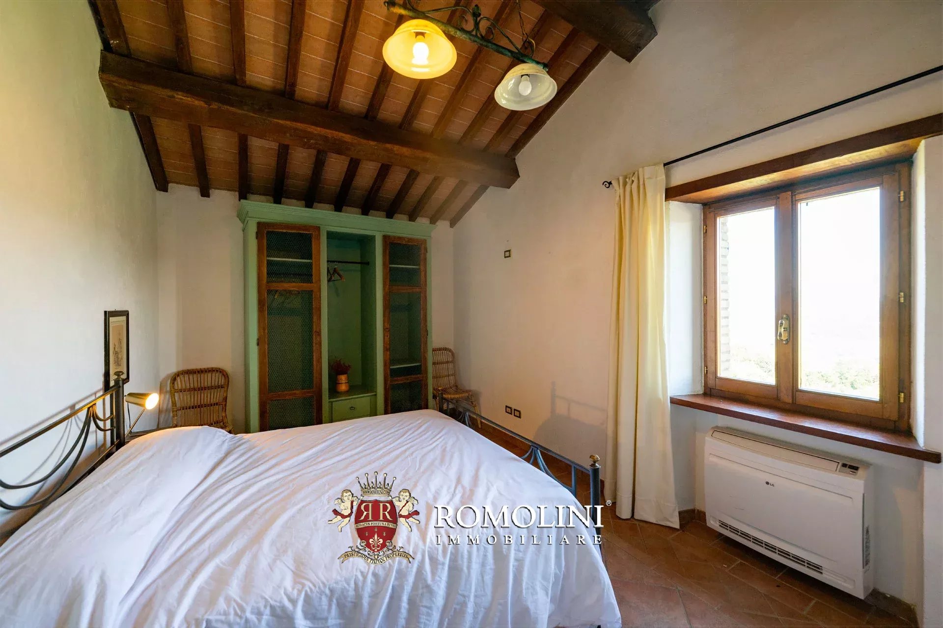 10 Bedroom Villa/Townhouse's Image 39