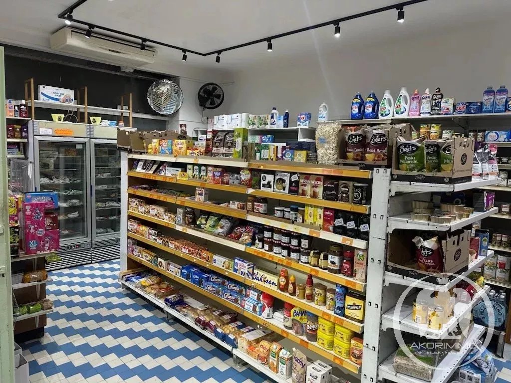 Commercio/Ufficio  - 54.0 m2 -  77.000 € -