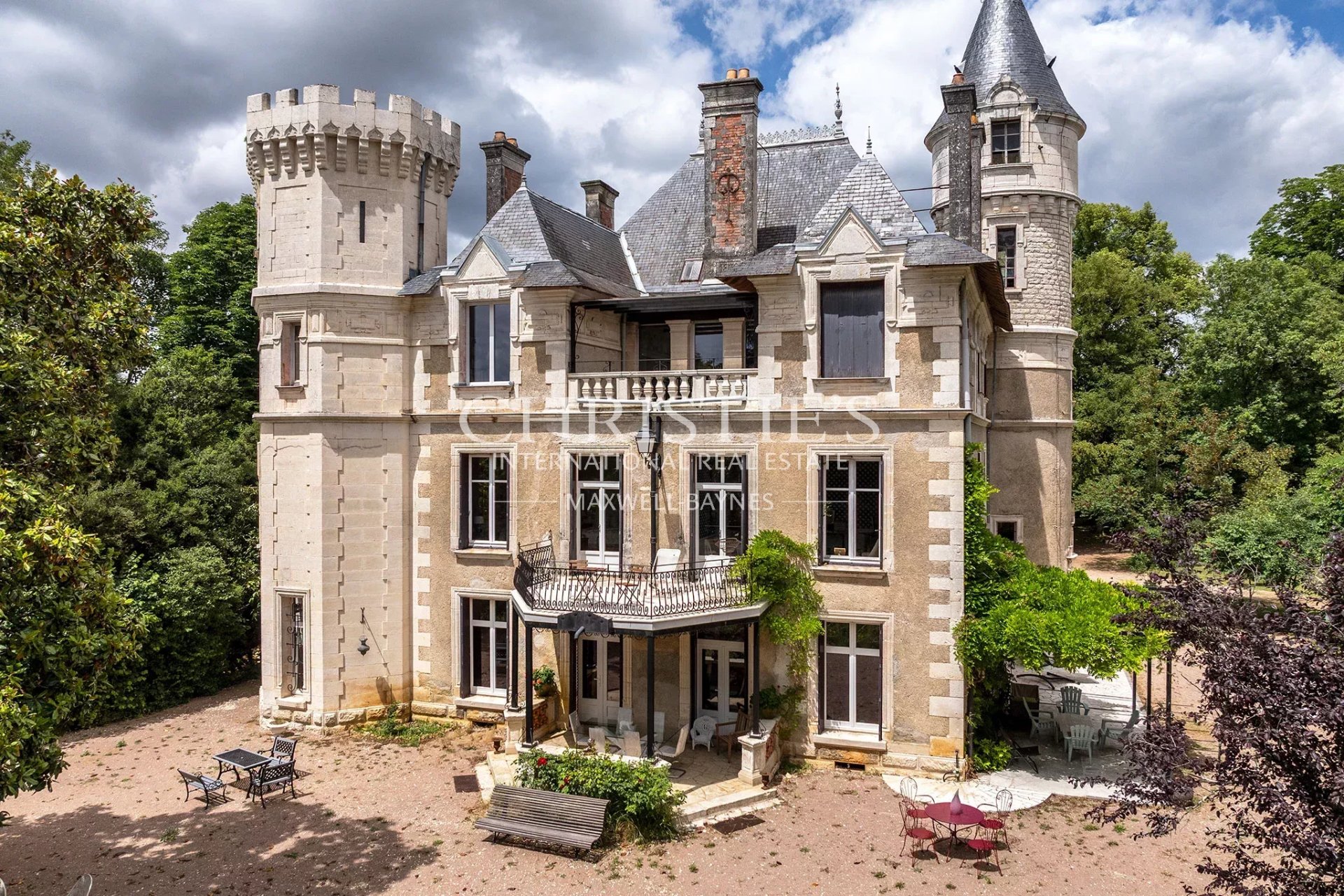 9 Bedroom Chateau's Image 67