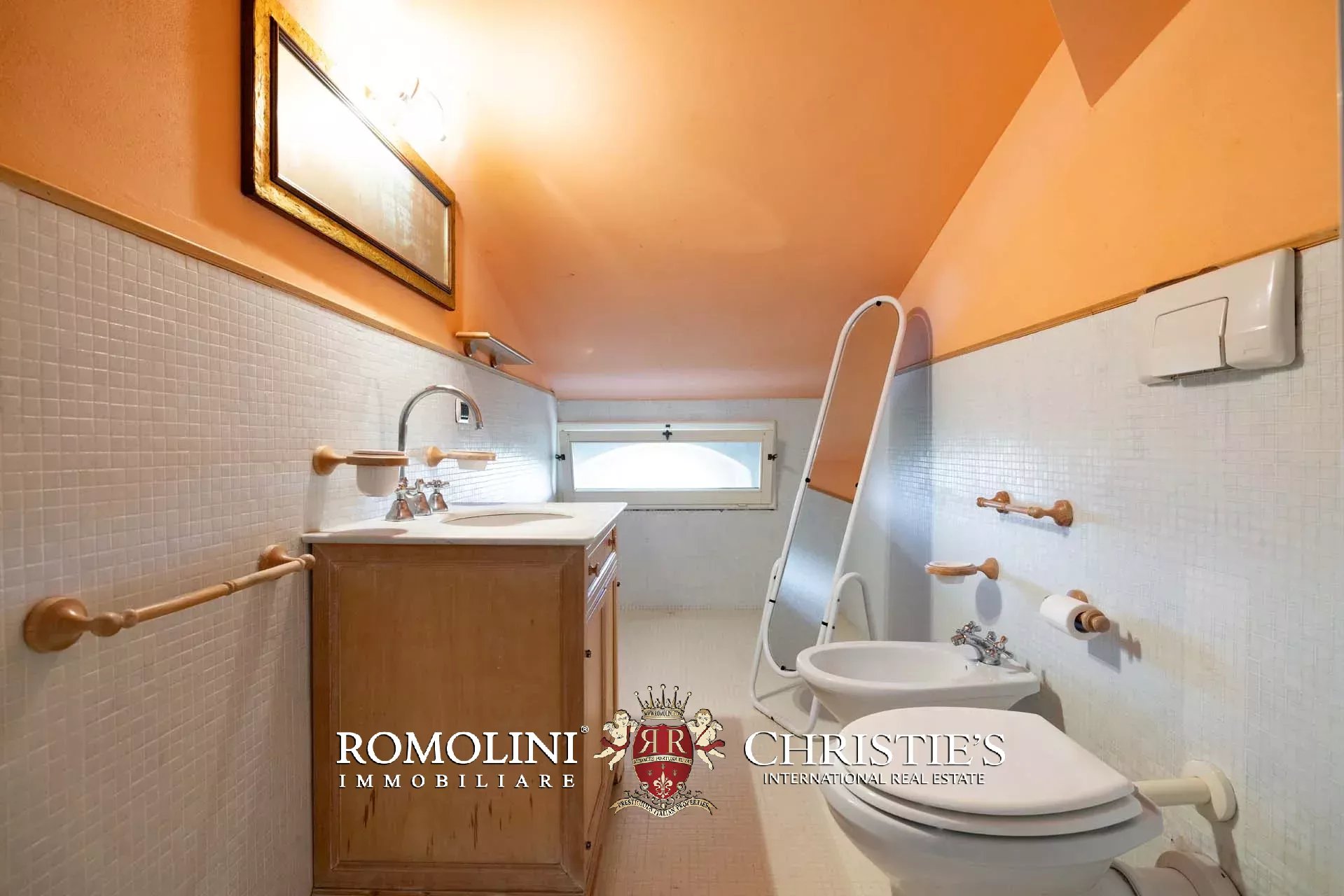 15 Bedroom Villa/Townhouse's Image 77