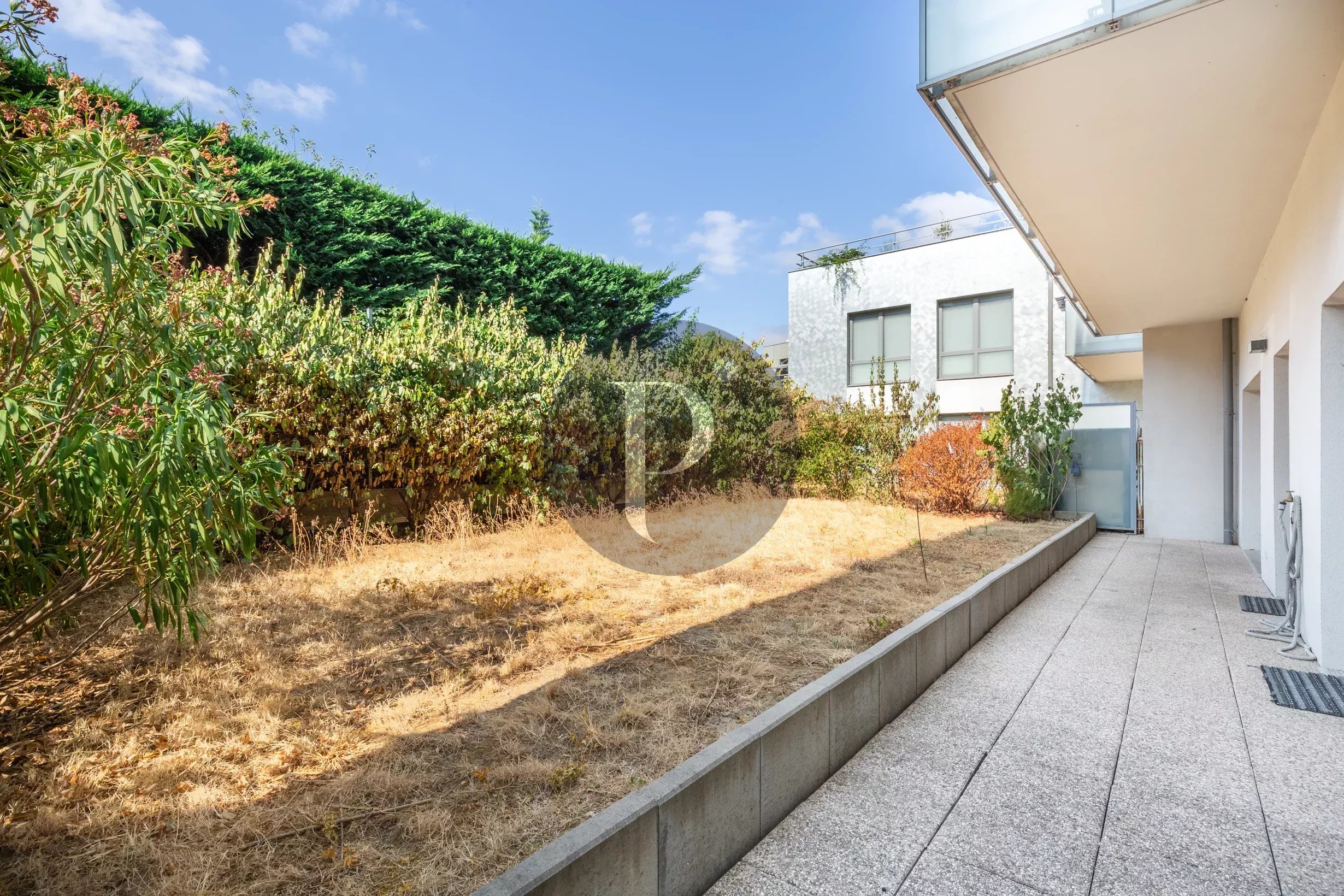 T3 REZ-DE-JARDIN AVEC EXTÉRIEUR XXL - TERRASSE & JARDIN DE 95 m²