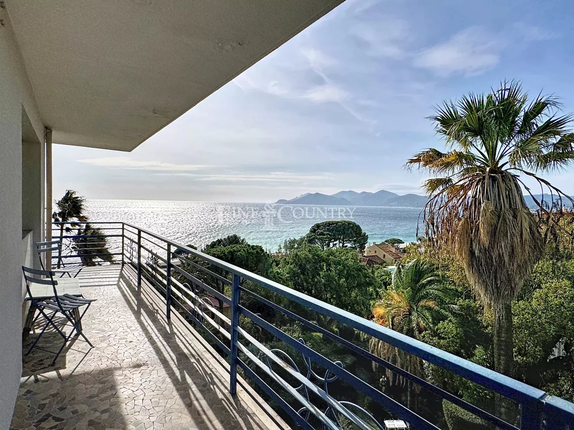 Apartment for sale in Cannes Croix des Gardes with panoramic sea view Accommodation in Cannes