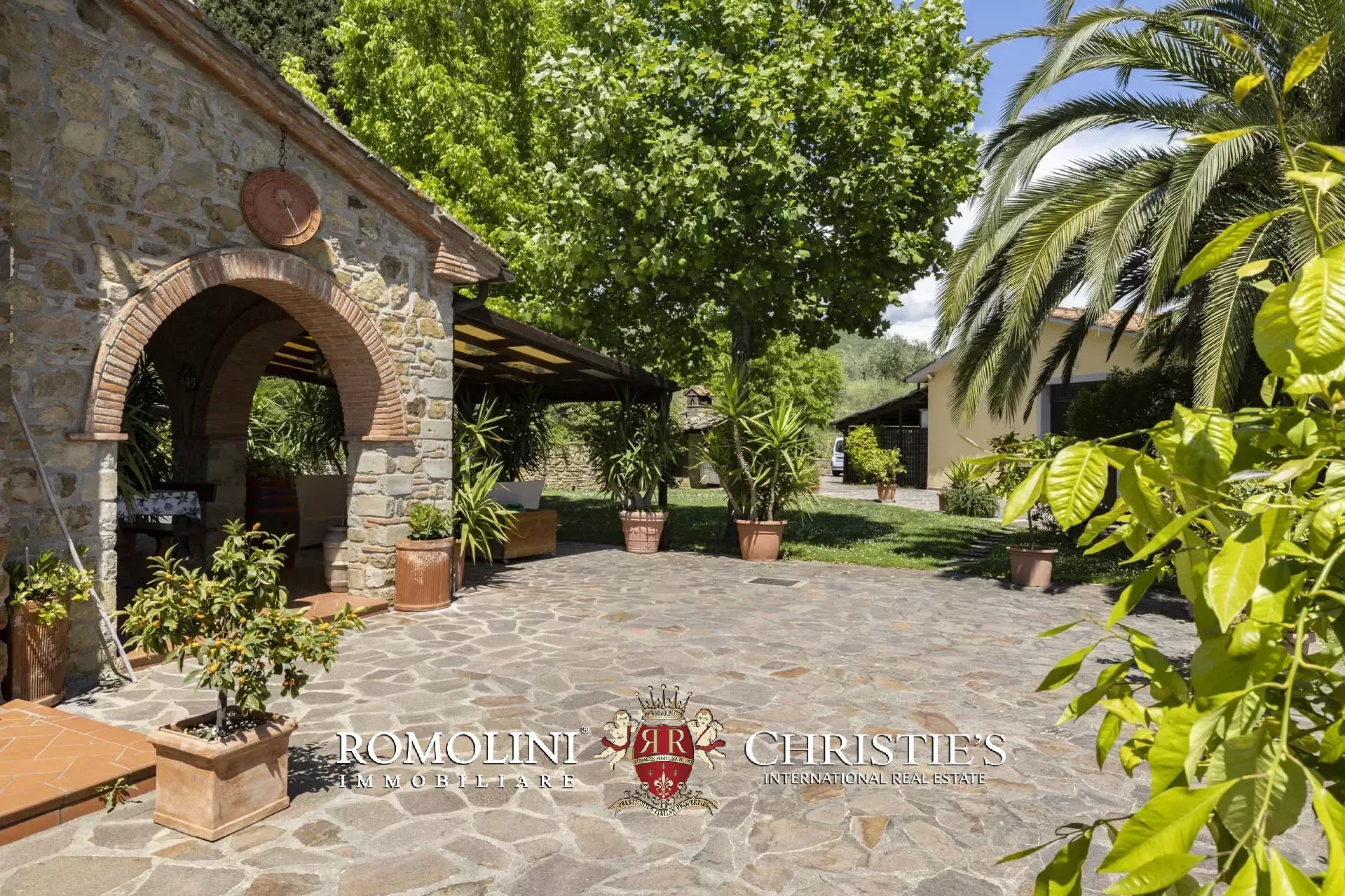 5 Bedroom Villa/Townhouse's Image 12