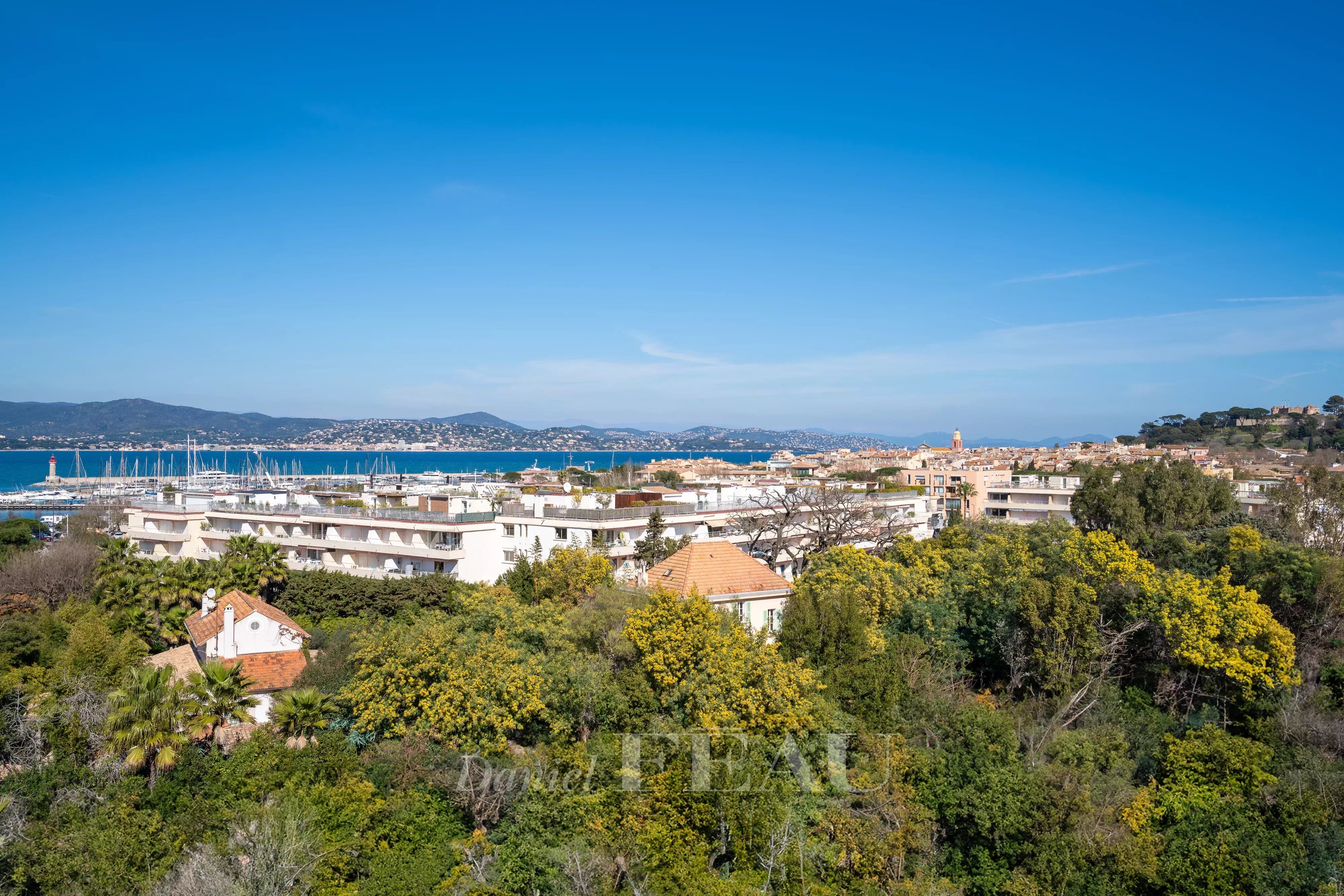 Saint- Tropez – A duplex apartment enjoying a sea view