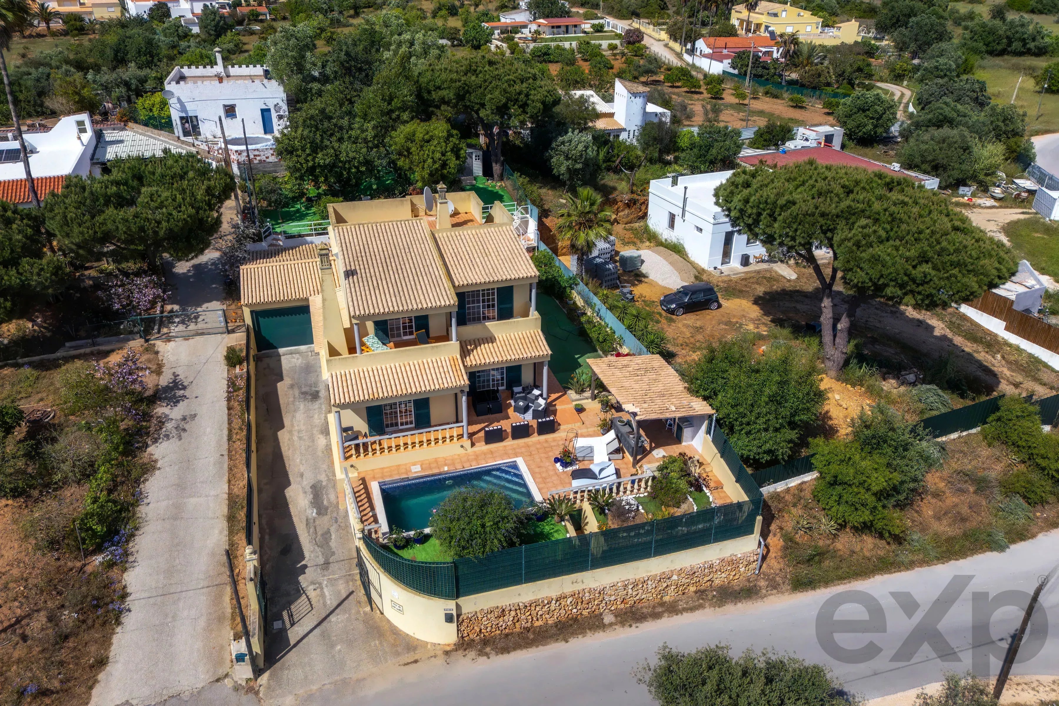 A fantastic, charming 4-bedroom villa with a garden and swimming pool on the outskirts of Olhão 87006245 image 53