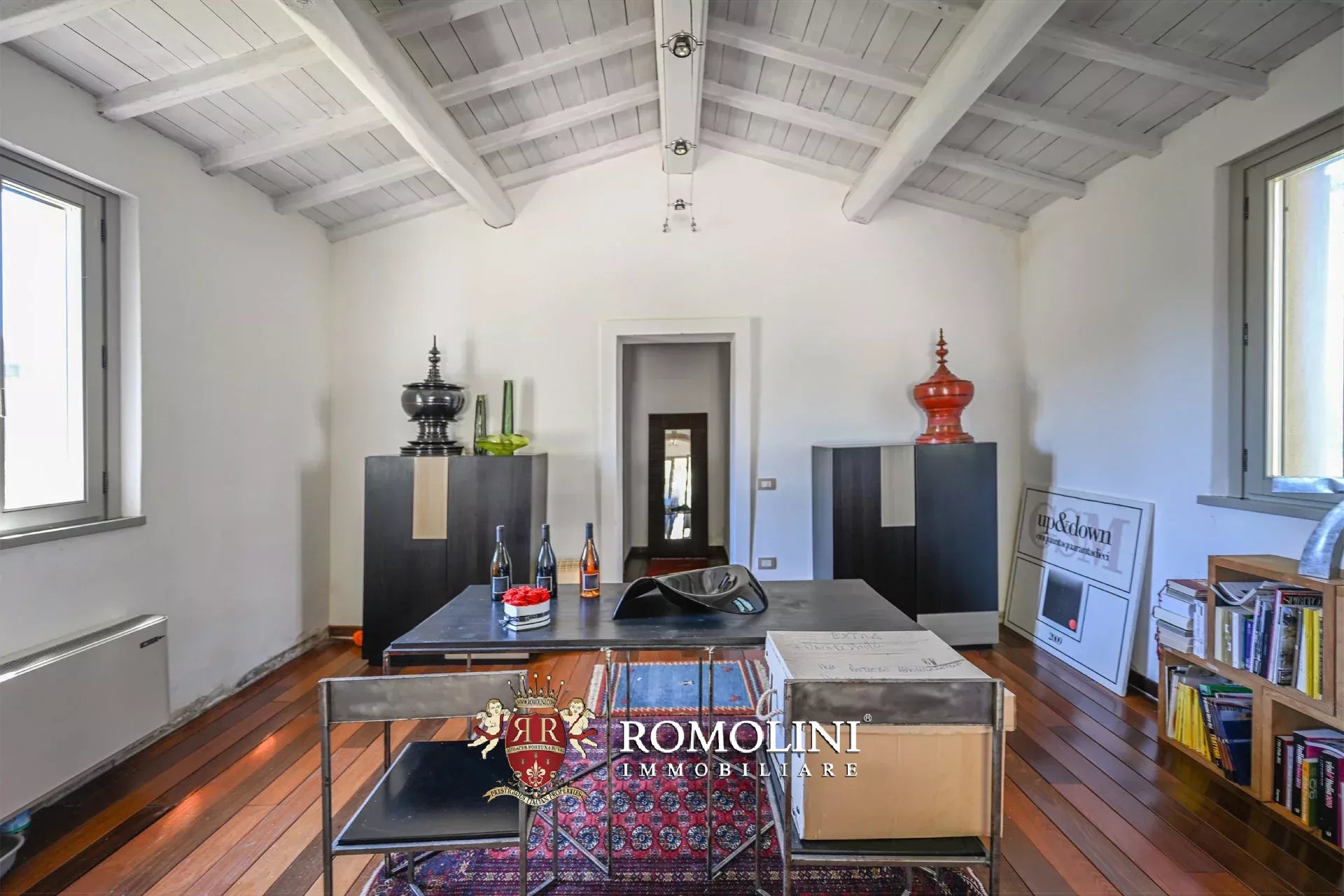6 Bedroom Vineyard's Image 10