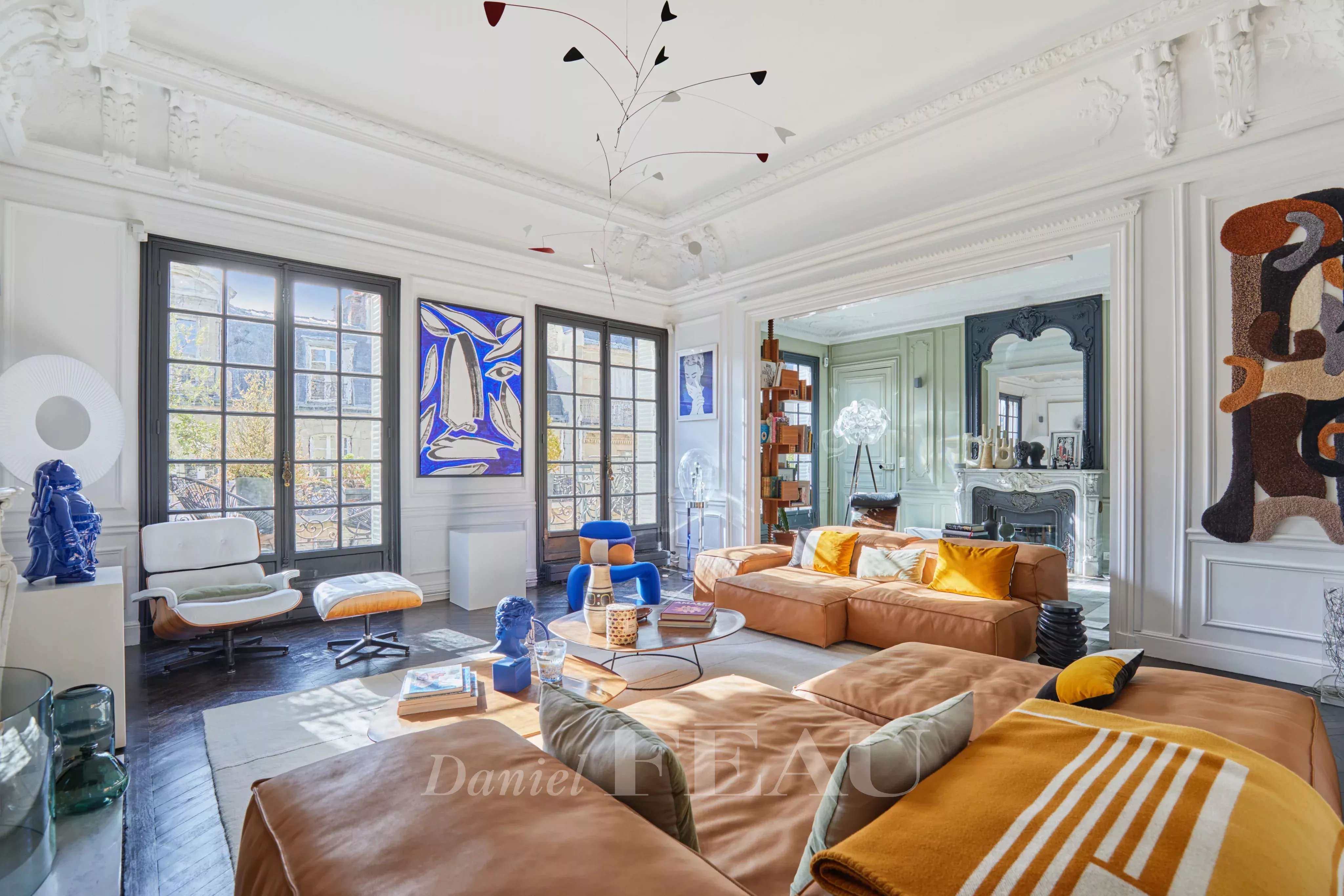 Paris 17th District –  A peaceful 4-bed apartment with a terrace