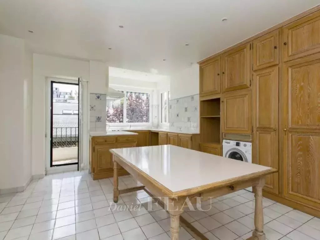 Rental Apartment Neuilly-sur-Seine