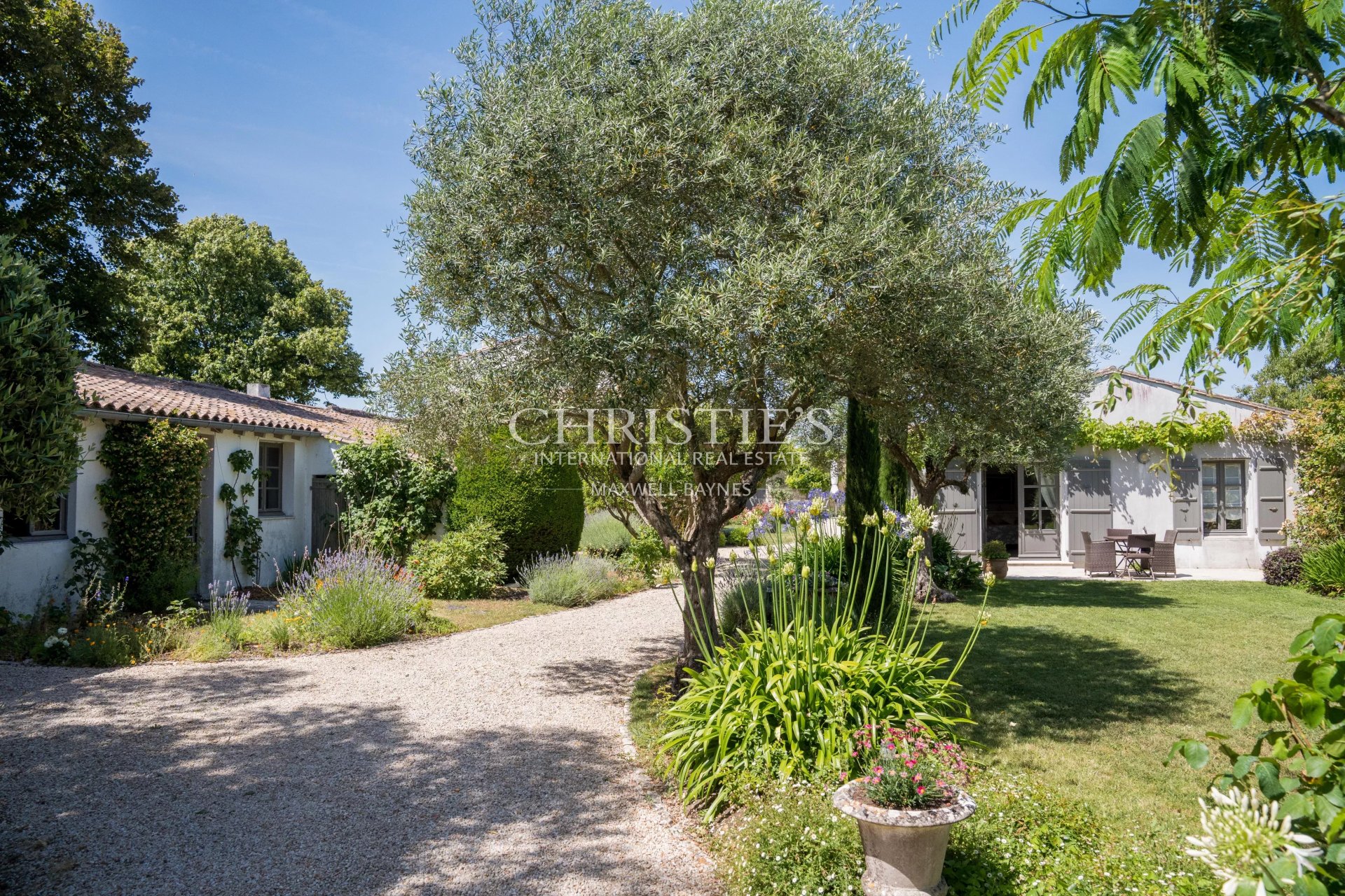 7 Bedroom Villa/Townhouse's Image 7