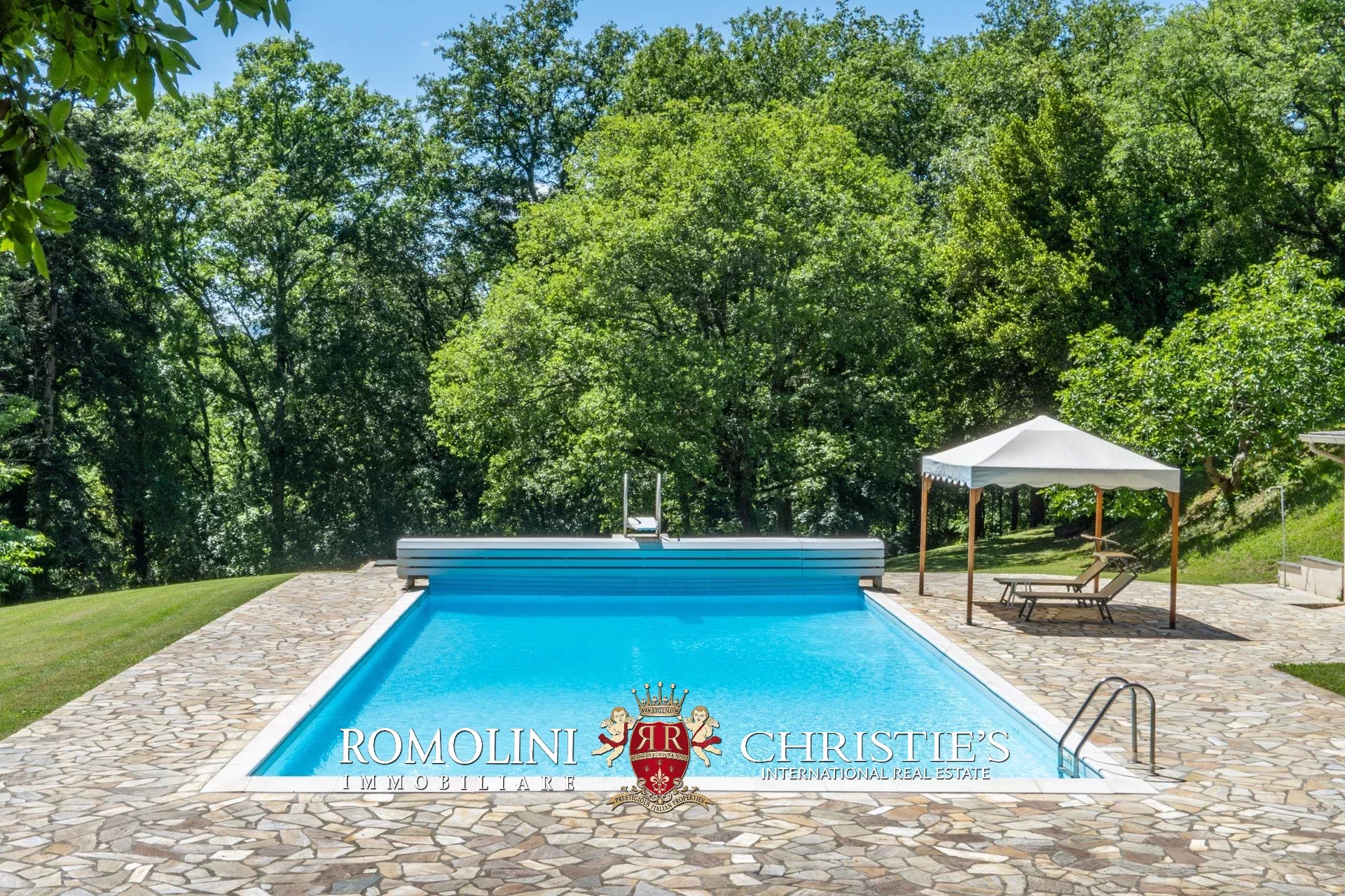 8 Bedroom Villa/Townhouse's Image 29