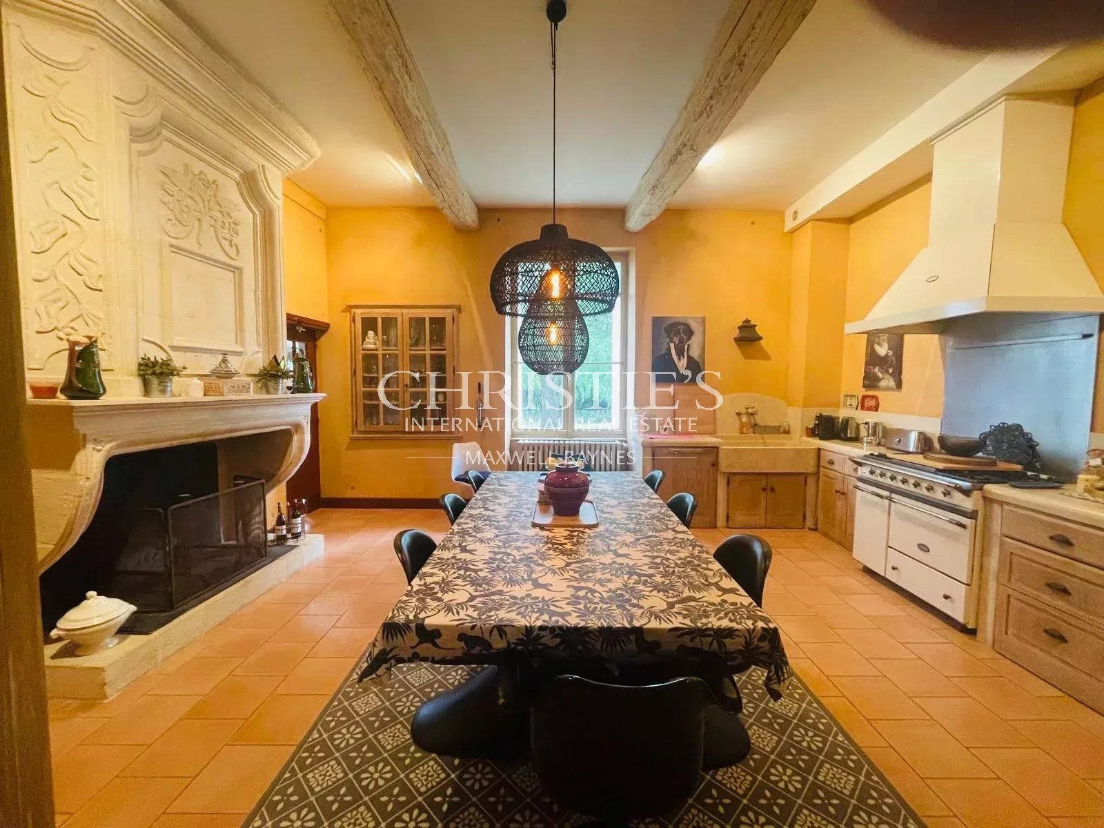 9 Bedroom Villa/Townhouse's Image 7