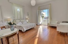 1930s Bourgeois Luxury Villa in Cannes | Prestigious Family Estate — photo 4 of 6