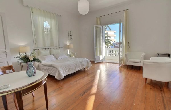 1930s Bourgeois Luxury Villa in Cannes | Prestigious Family Estate — photo 4