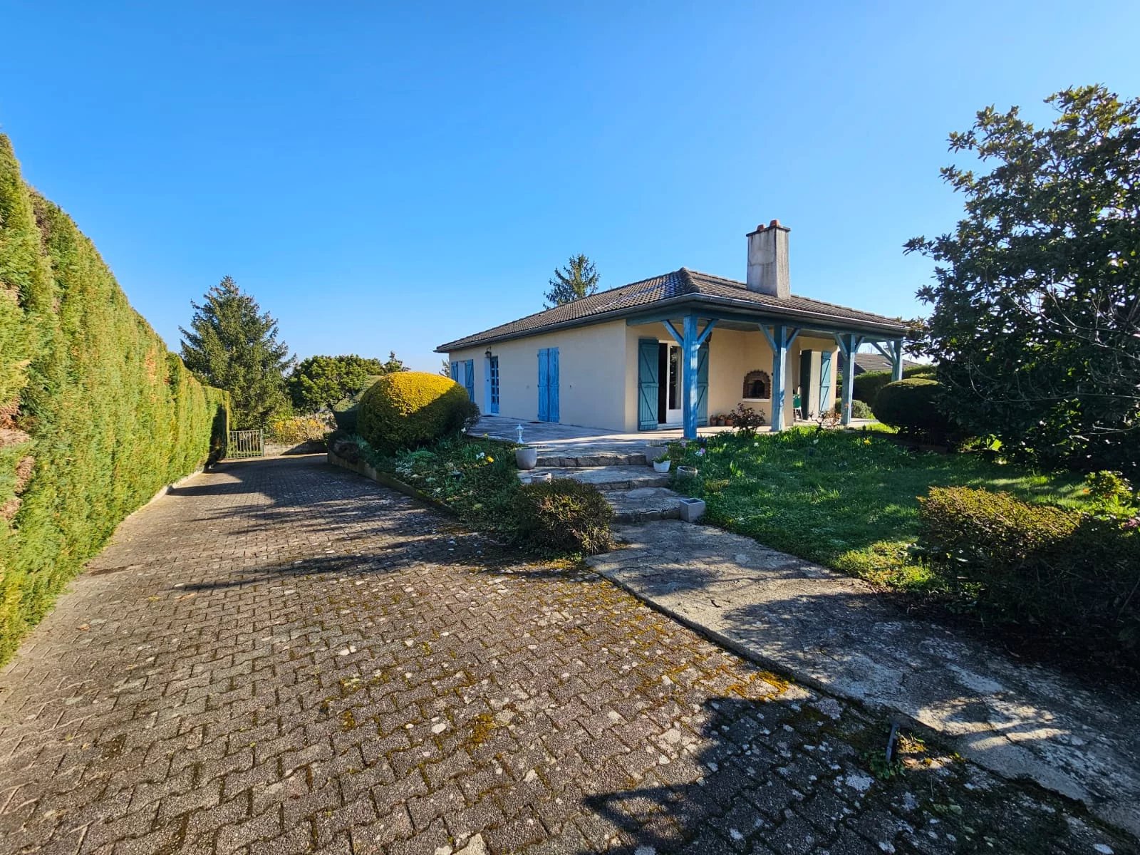 ESTRABLIN, quartier le Janin, Villa T4 de 113 m² avec terrain de 1390 m²