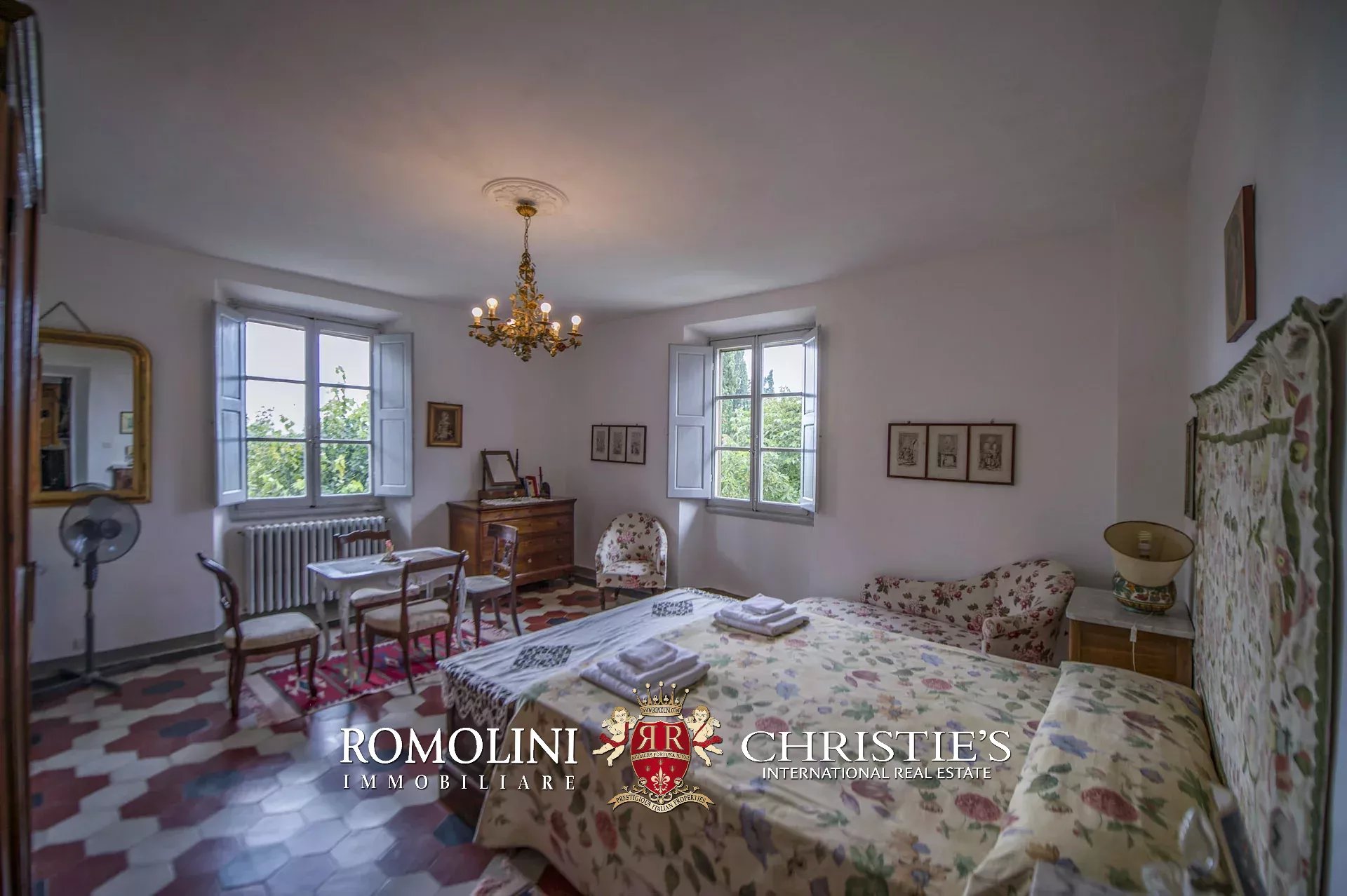 17 Bedroom Vineyard's Image 72