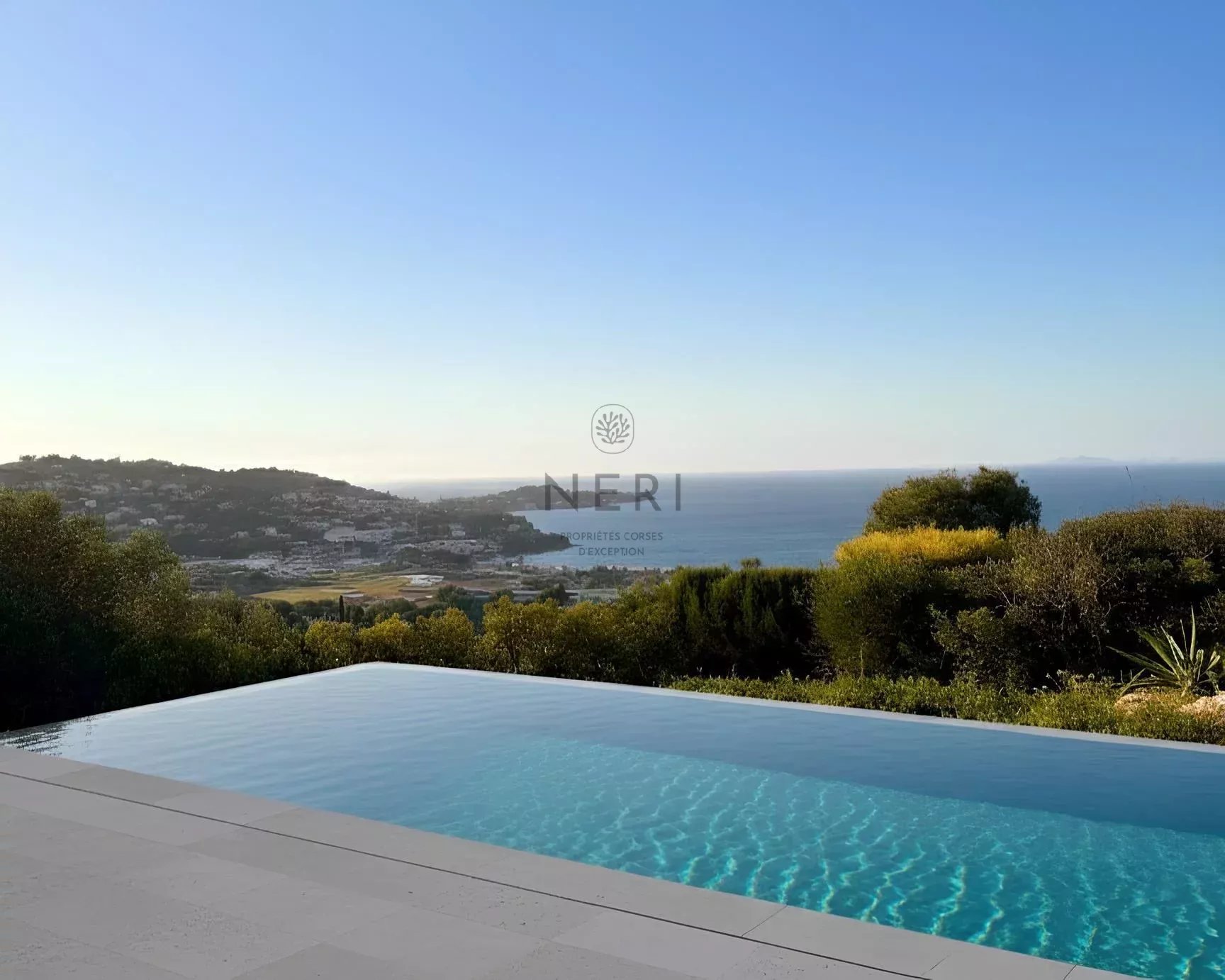 DAVIA - 5 chambres, 1 appartement, vue mer panoramique, piscine