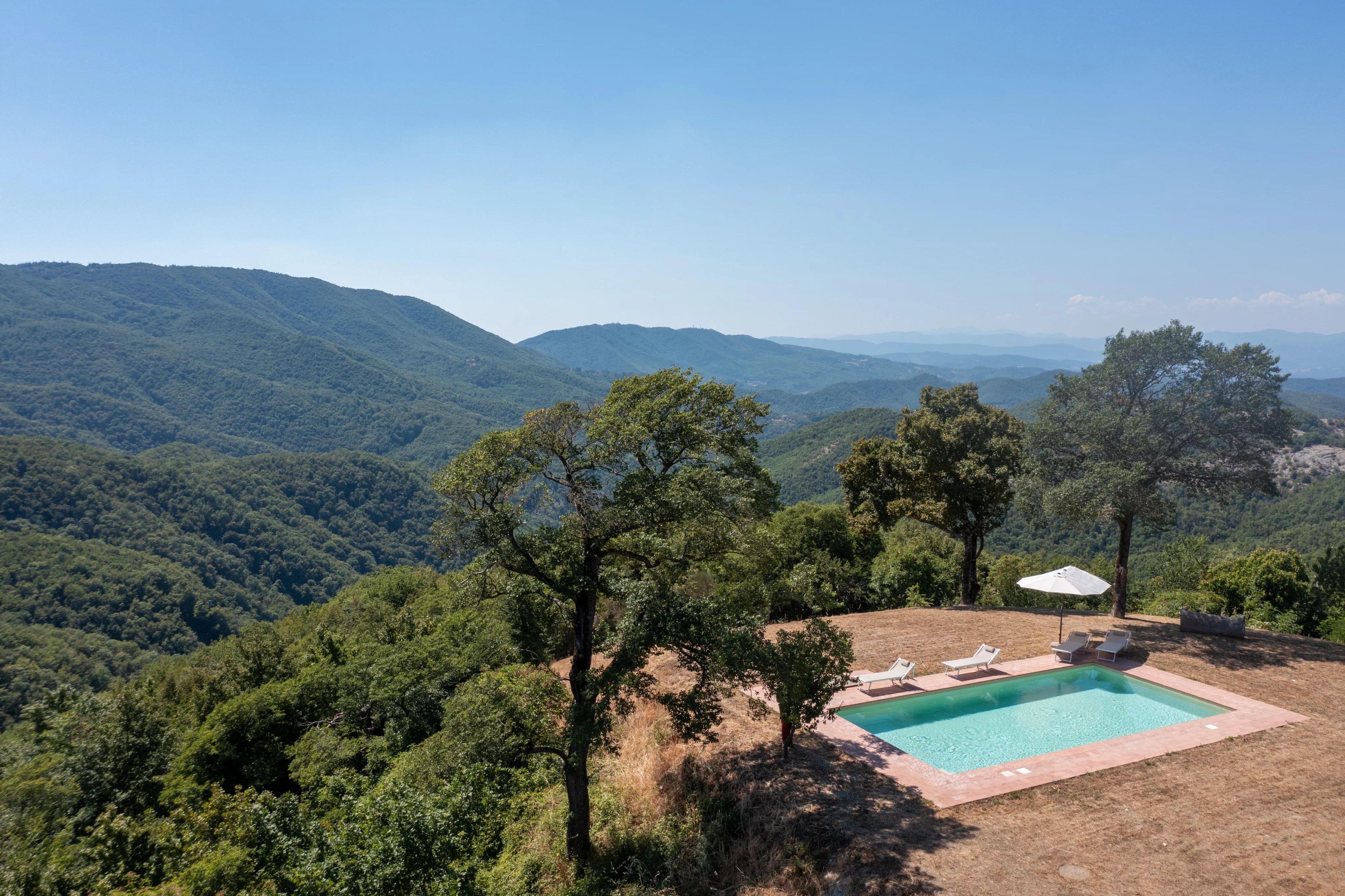Prestigious estate with villas and private reserve in the heart of Mugello
