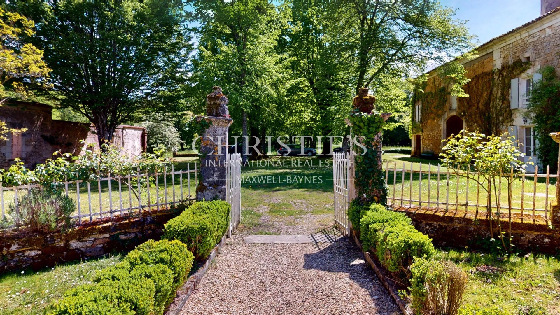 6 Bedroom Chateau's Image 30