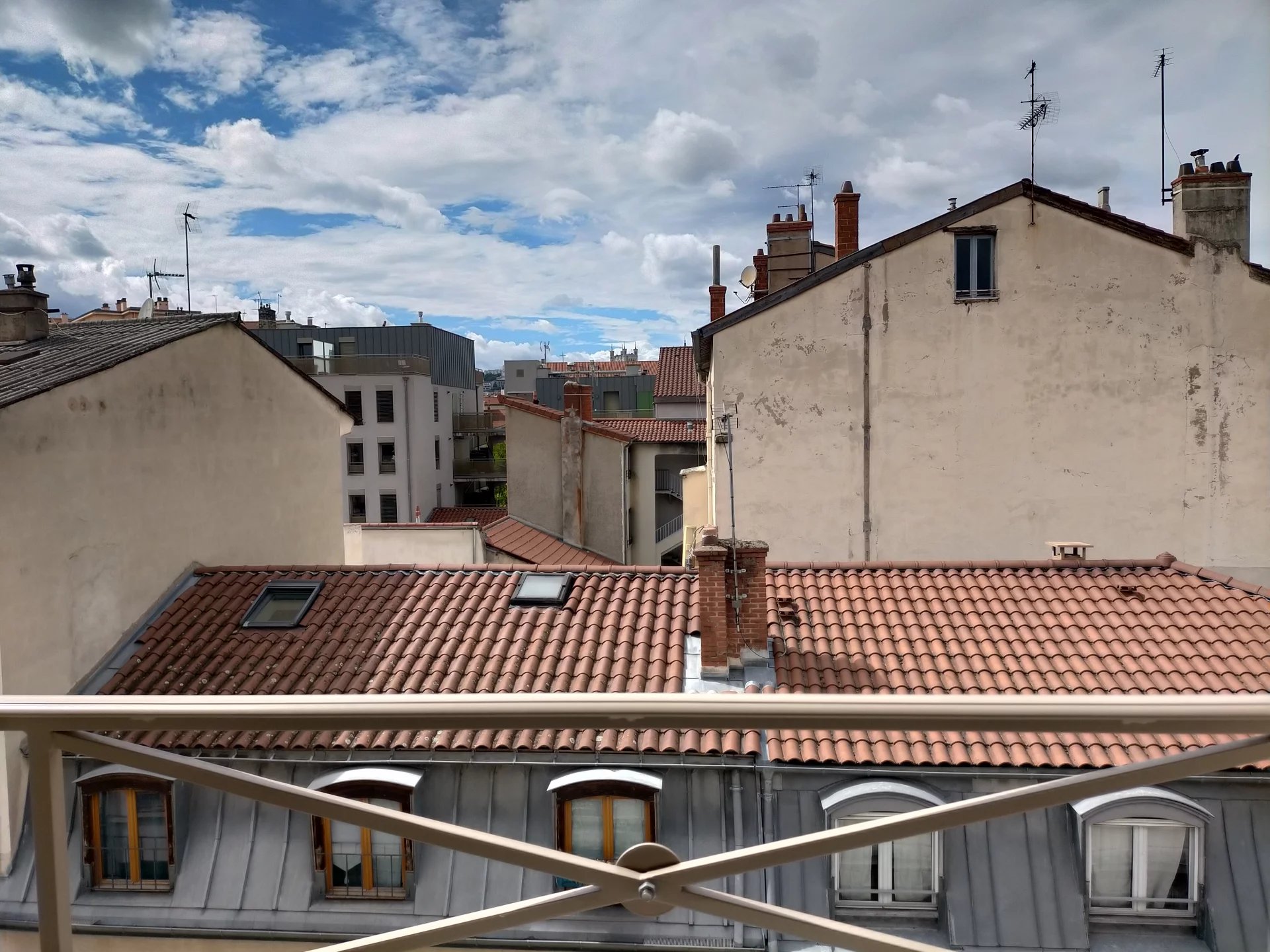 496398 Location Lyon 7ème