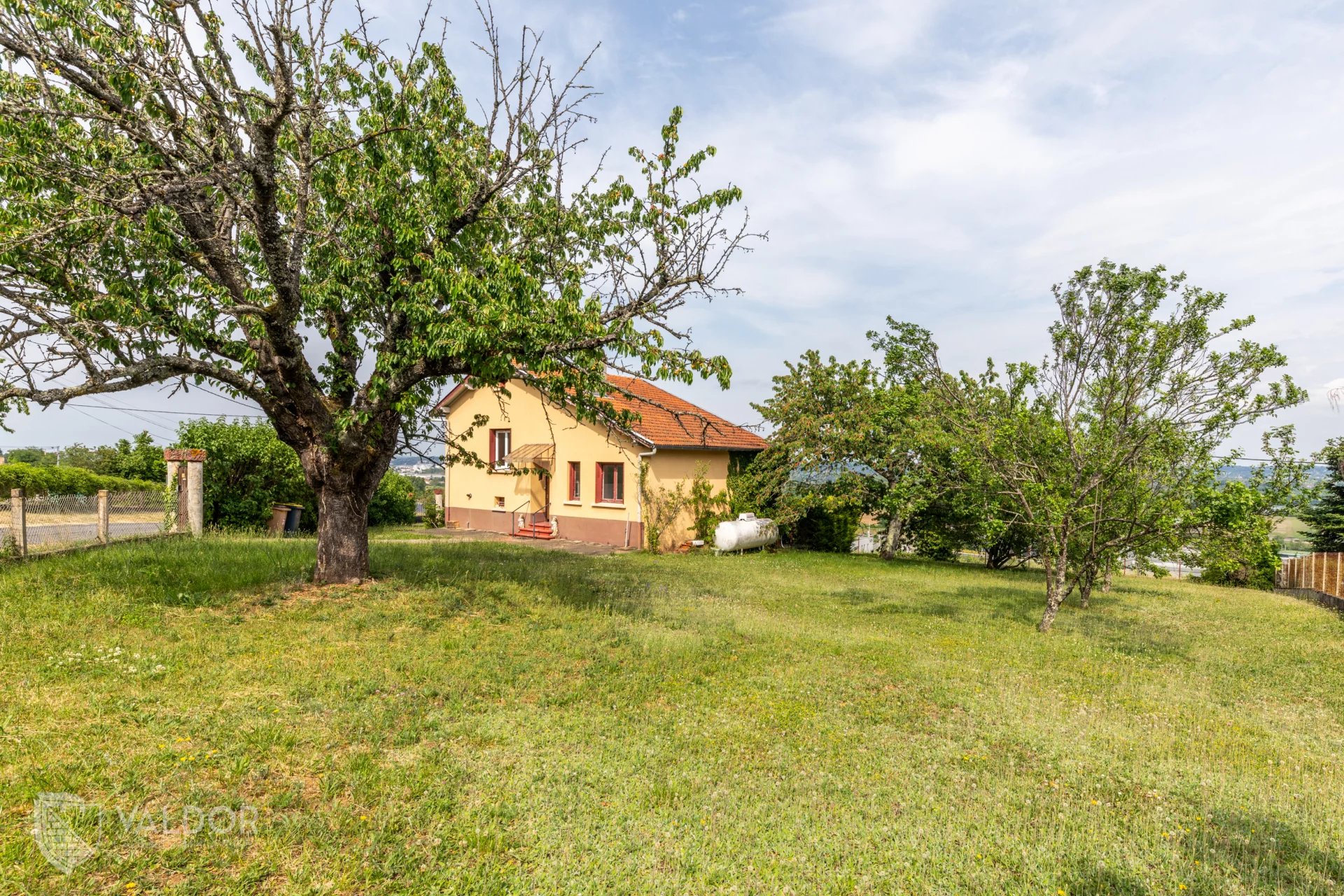 Maison de 65 m² à rénover sur parcelle de 1 234 m²