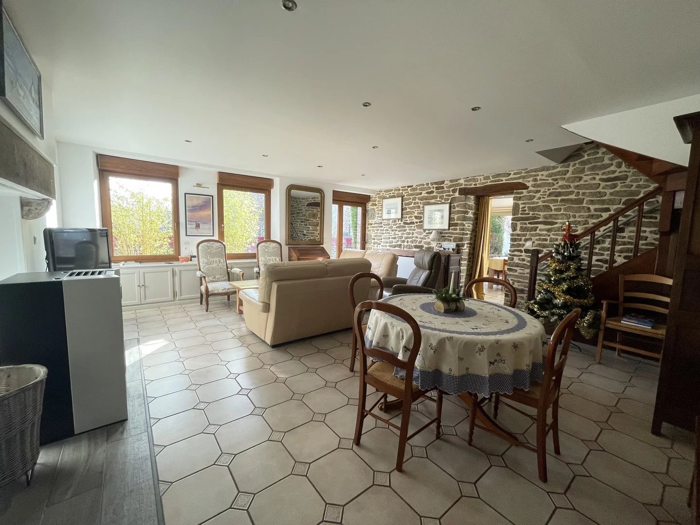 RARE MAISON EN PIERRES LA VICOMTE/RANCE