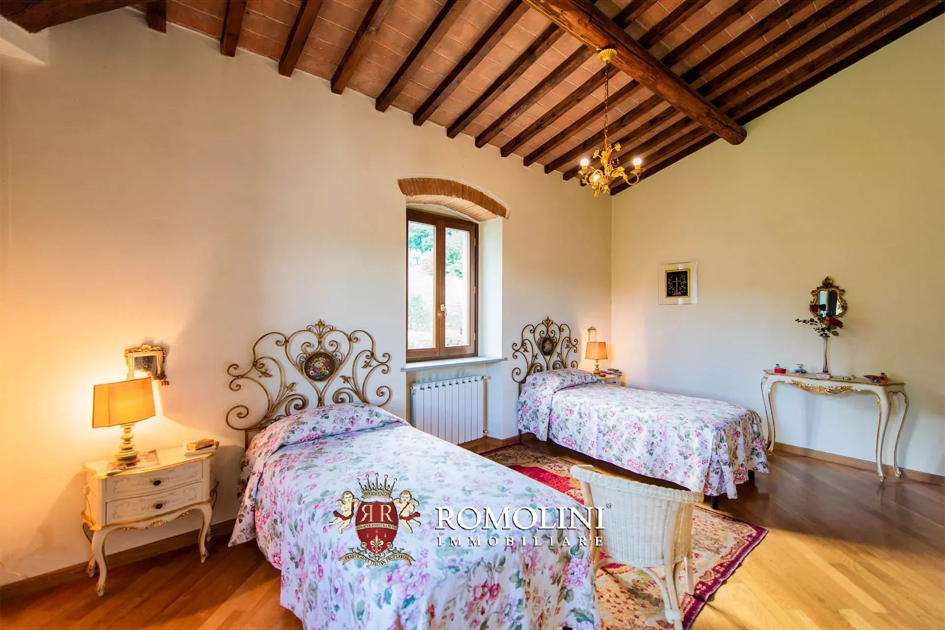 6 Bedroom Villa/Townhouse's Image 38