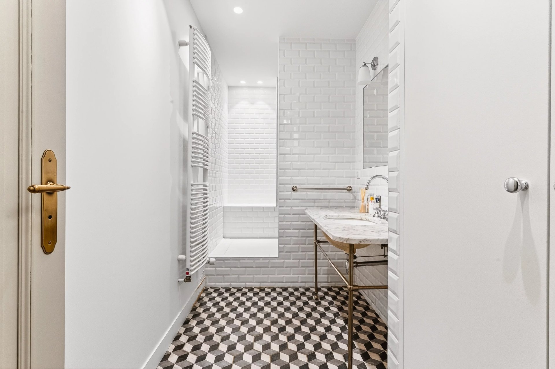 6 Bedroom Villa/Townhouse's Image 16