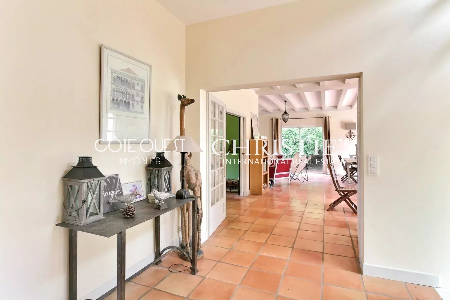 4 Bedroom Villa/Townhouse's Image 4