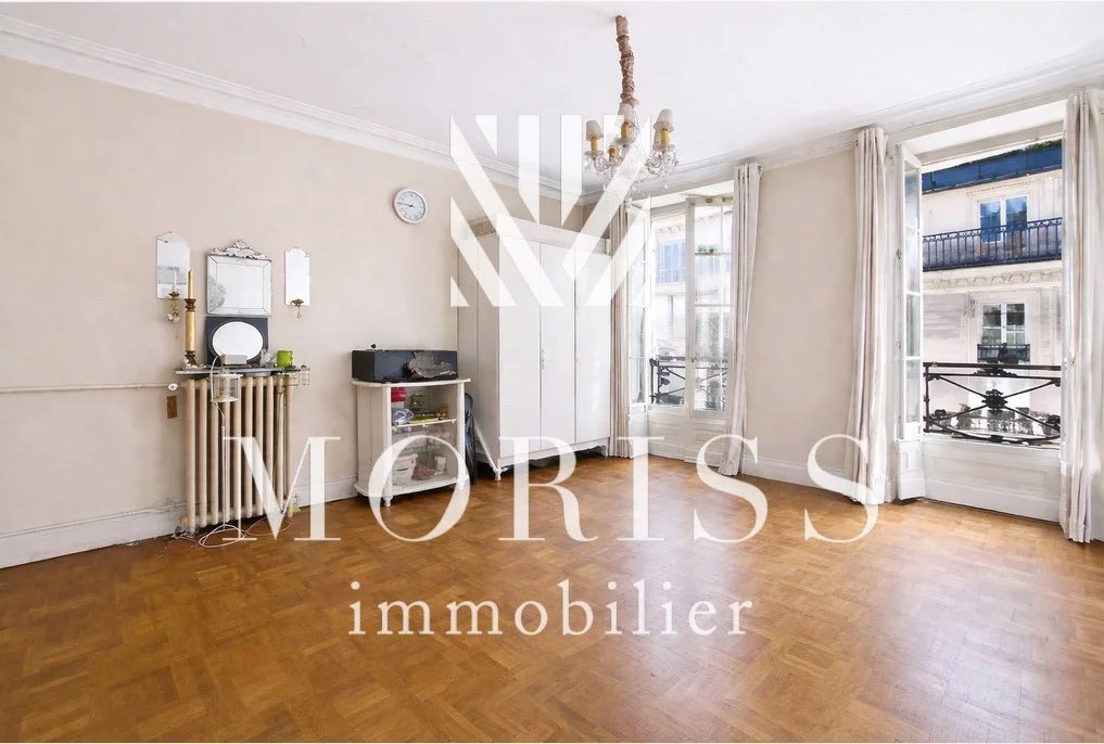 APPARTEMENT QUATRE PIÈCES - QUARTIER MARTYRS - 75009 - Image Array