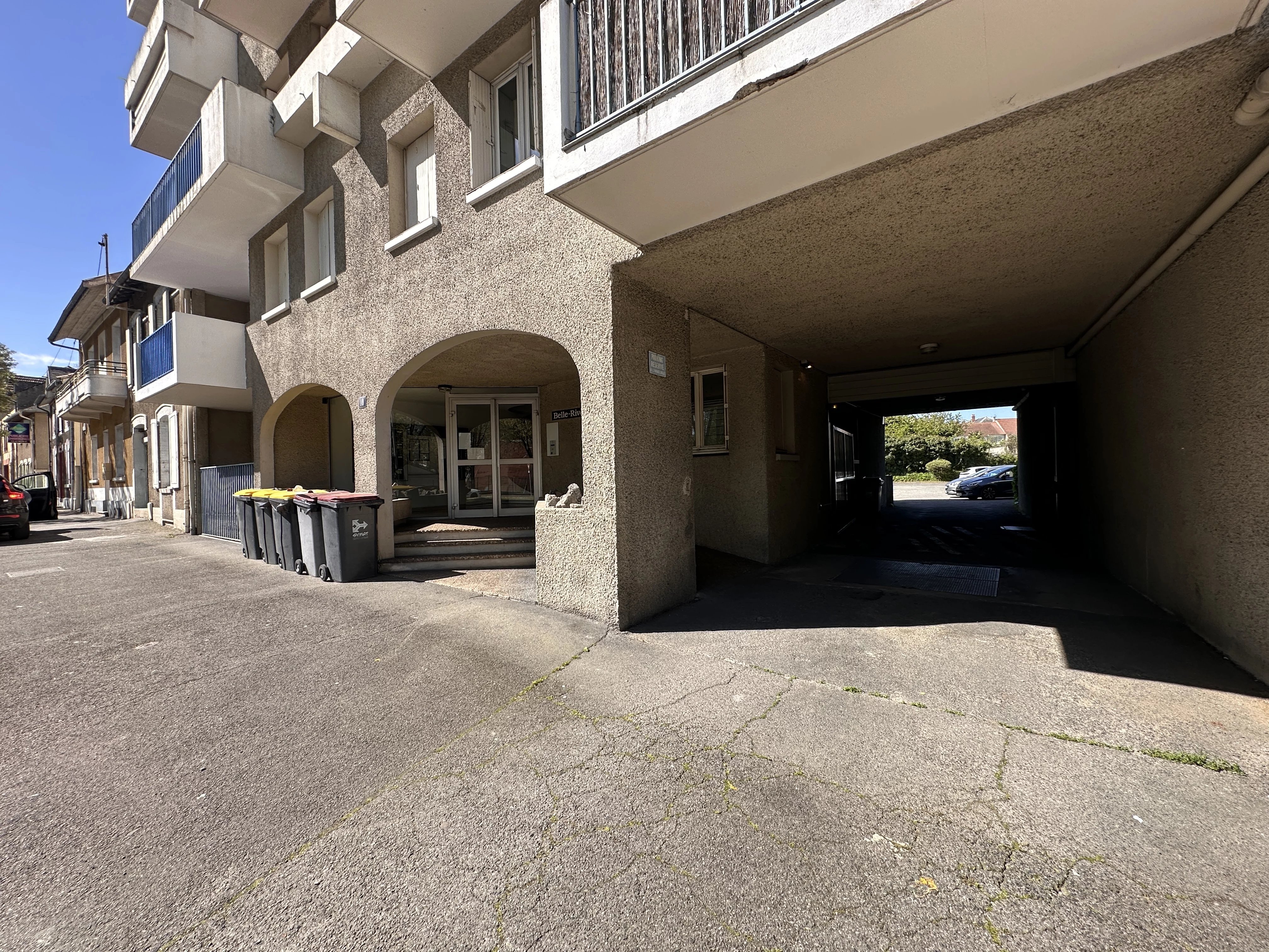 Twee-kamerappartement met eigen parkeerplaats