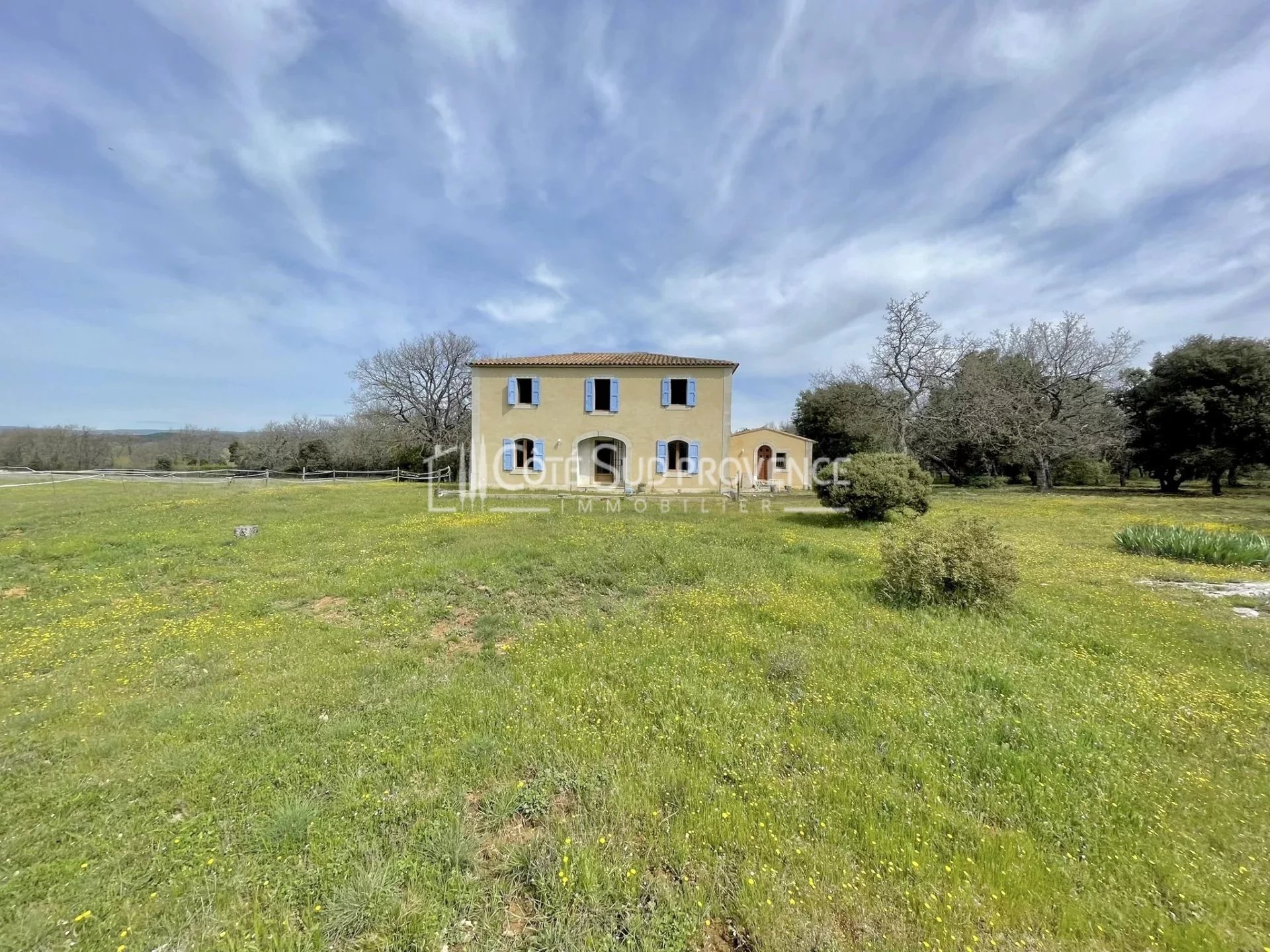 Agence immobilière de 