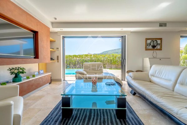 Luxury villa with high-end amenities and wellness areas — photo 5