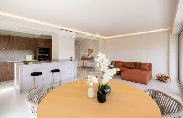 VILLEFRANCHE-SUR-MER – Stunning Fully Renovated 2-Bedroom Apartment — photo 3