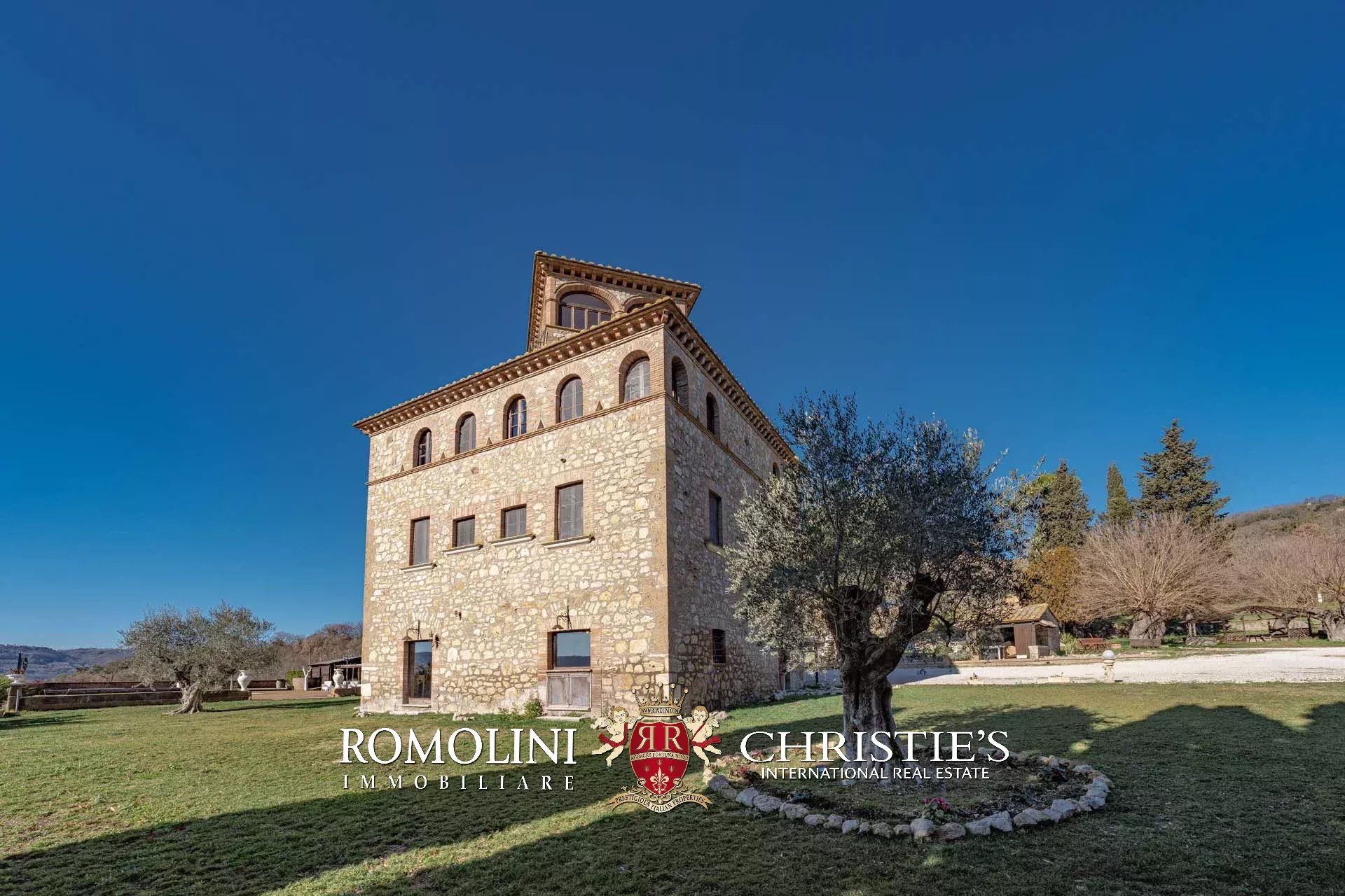 20 Bedroom Chateau's Image 5