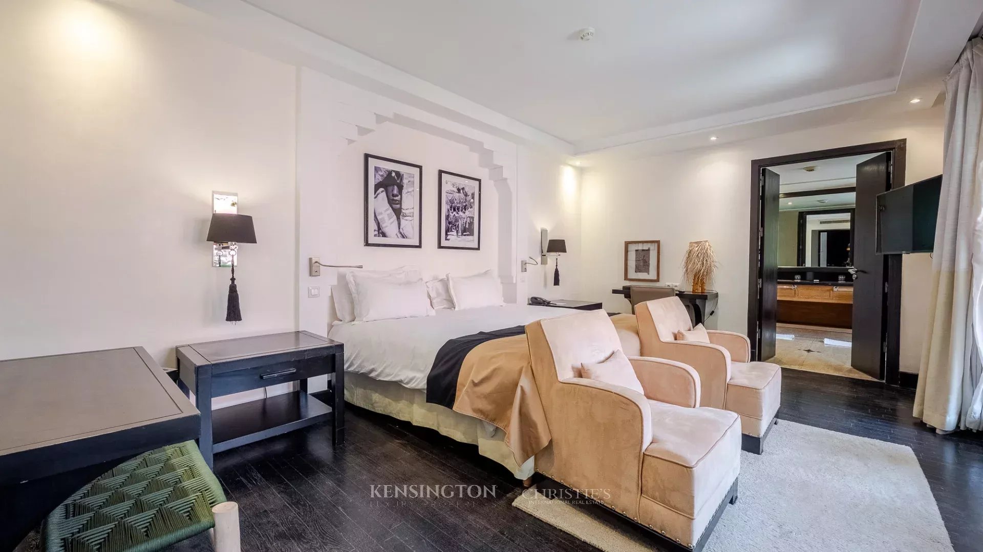 4 Bedroom Villa/Townhouse's Image 12