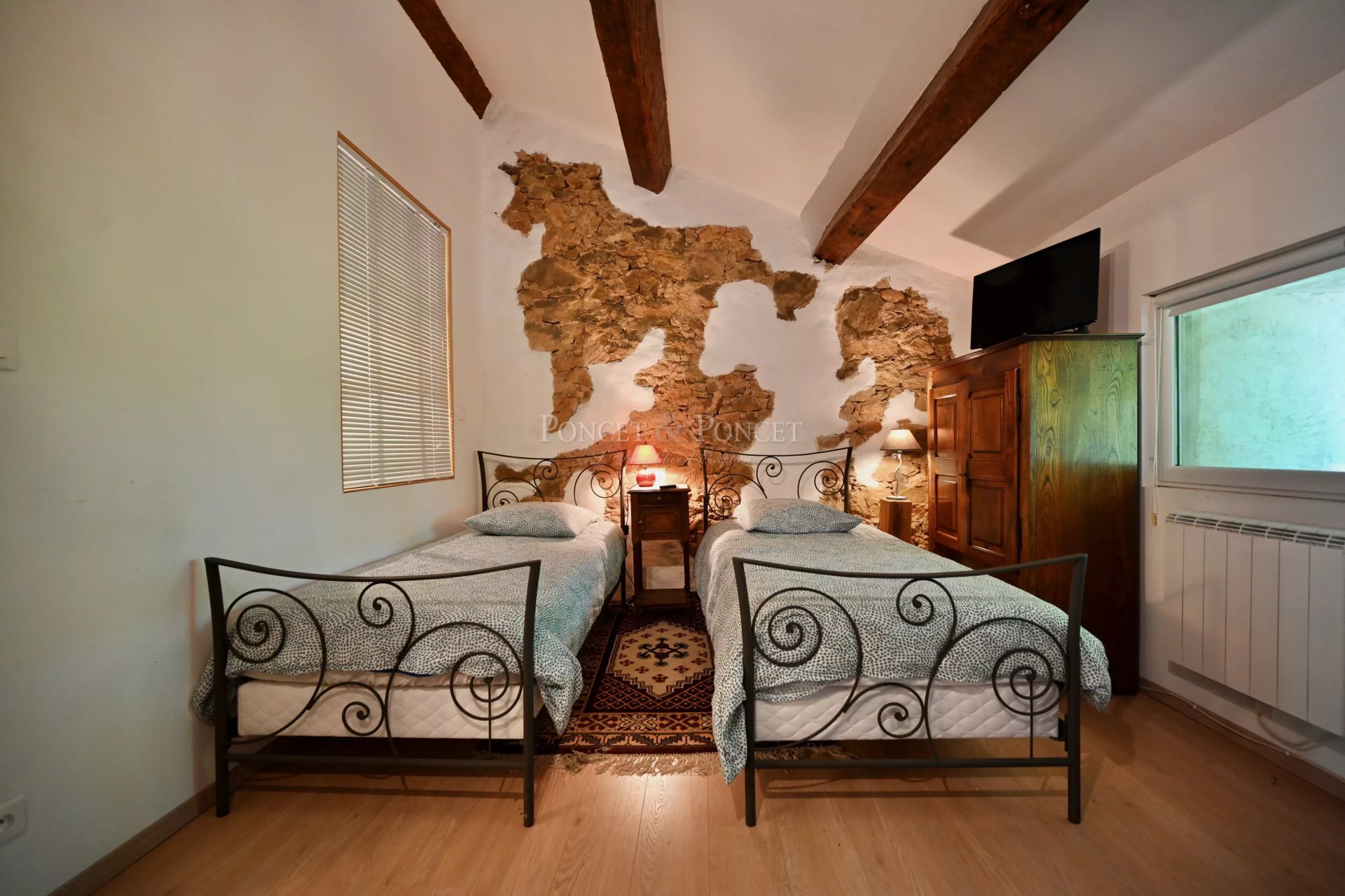 10 Bedroom Villa/Townhouse's Image 17